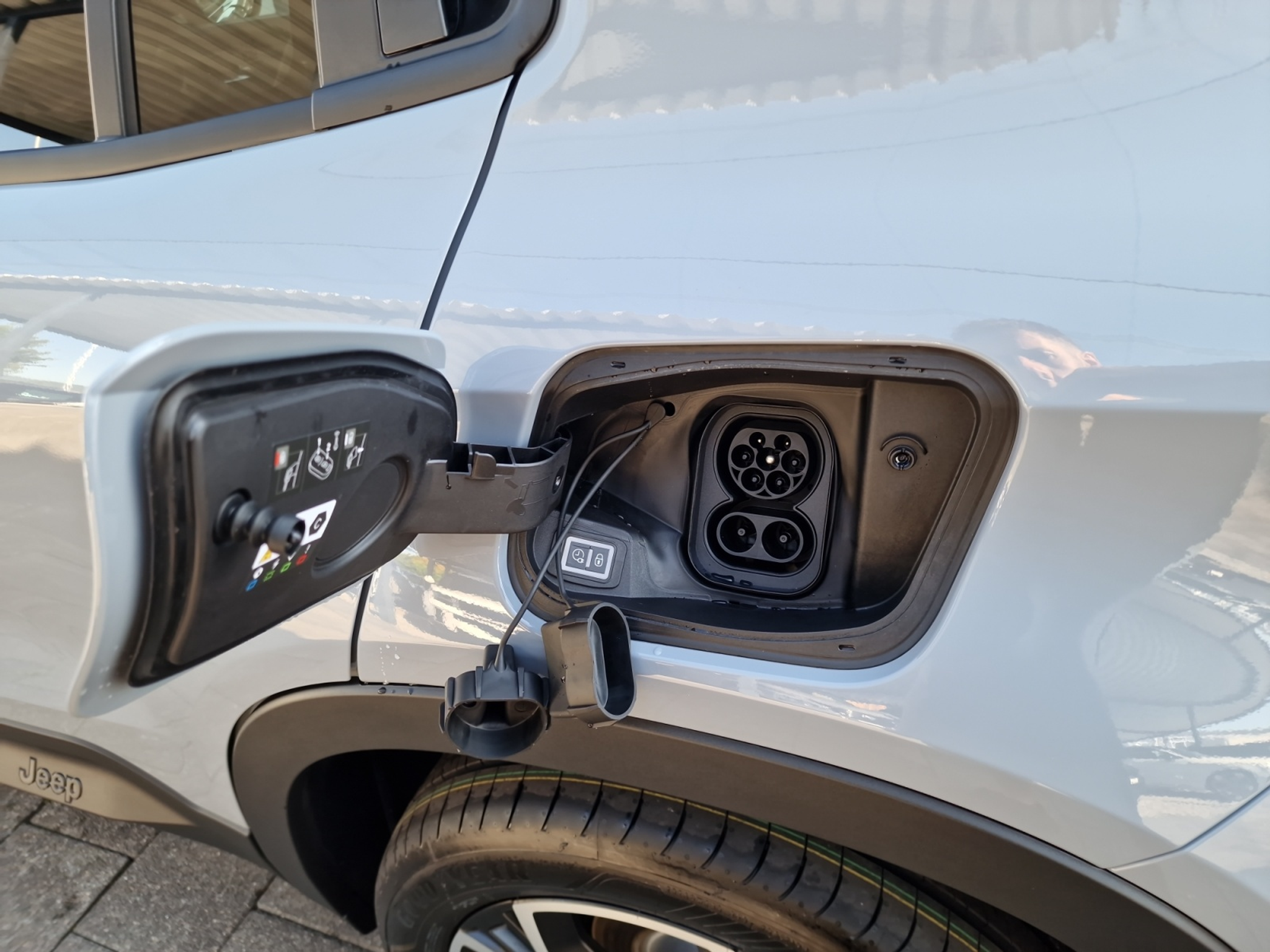 listing desktop thumbnail image 9