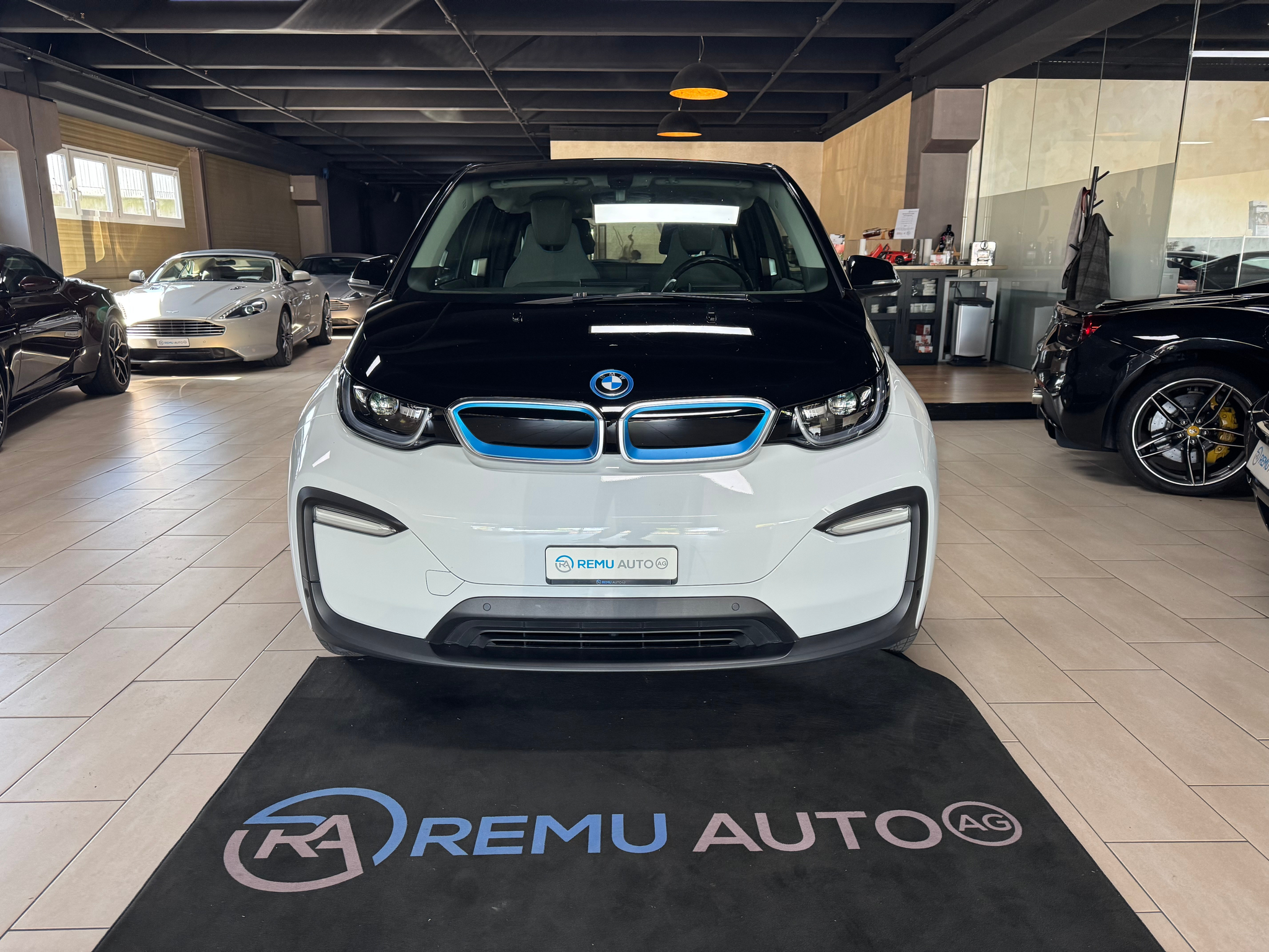 listing desktop thumbnail image 6