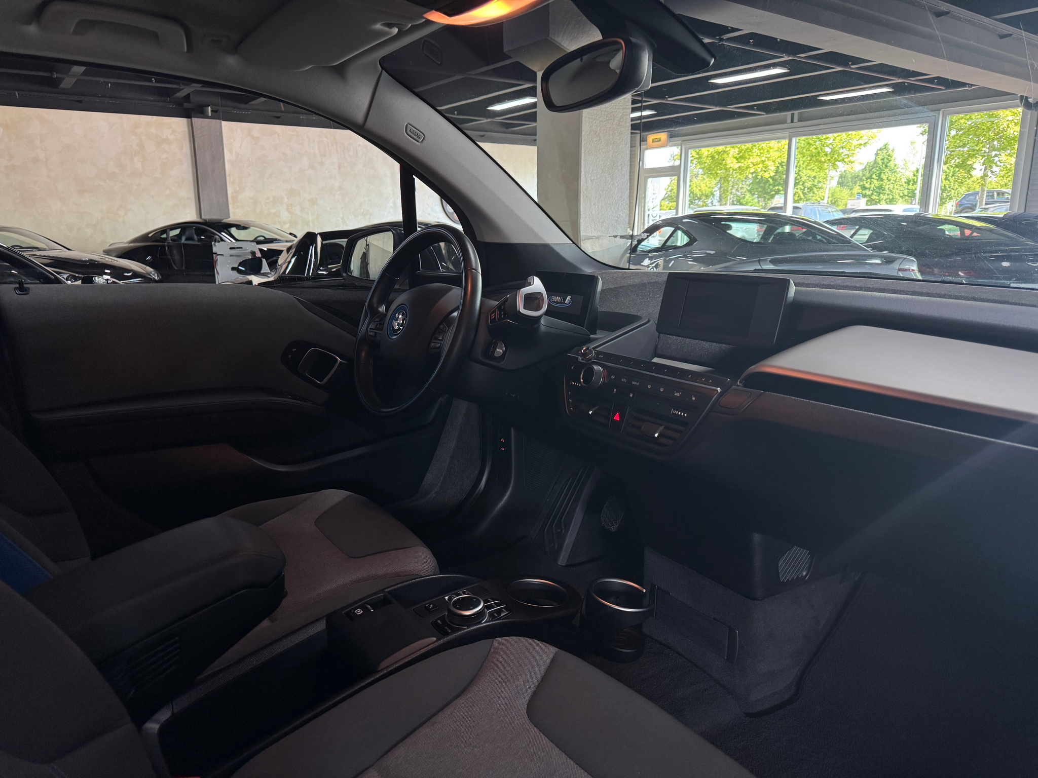 listing desktop thumbnail image 13