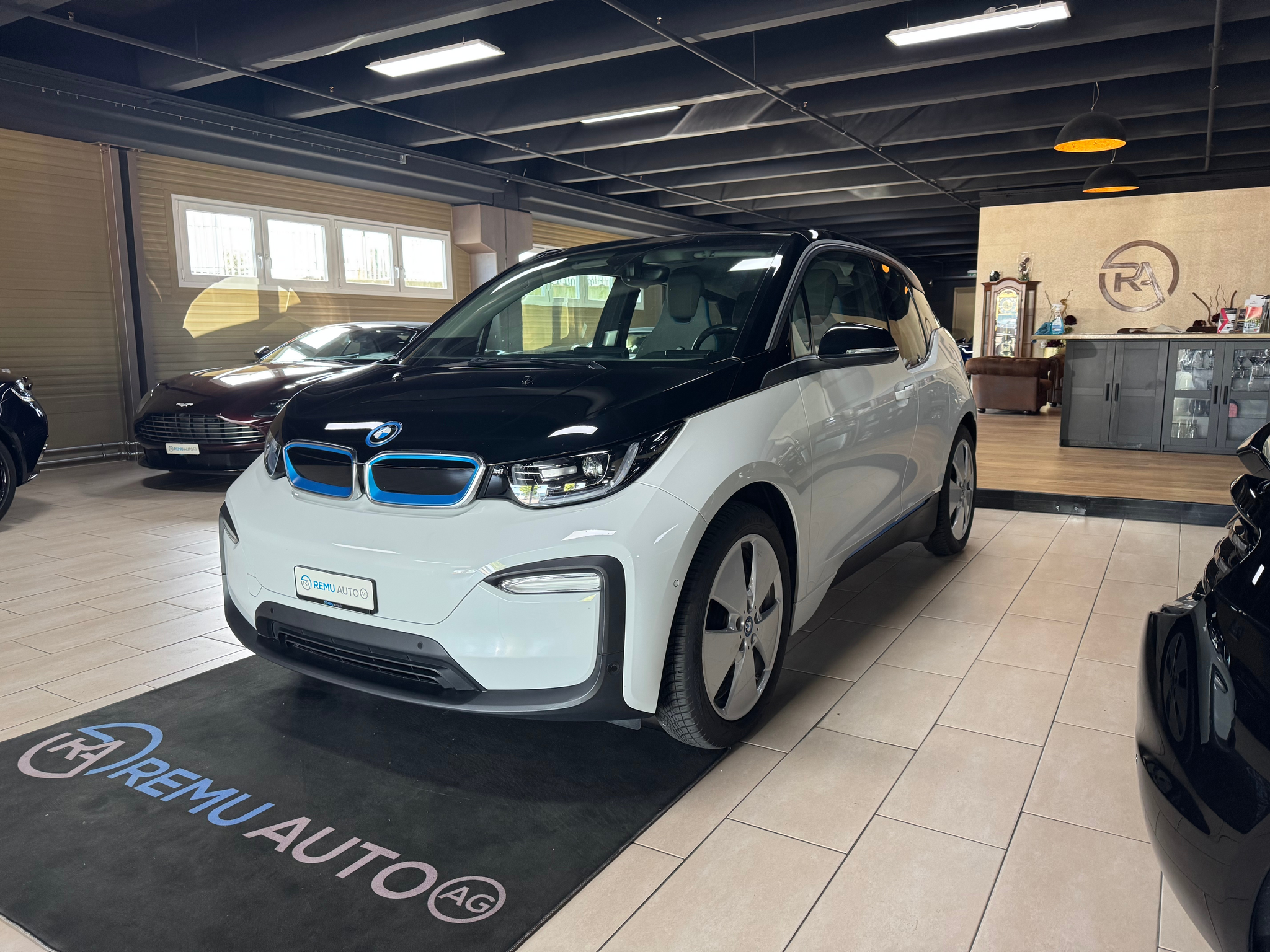 listing desktop thumbnail image 5