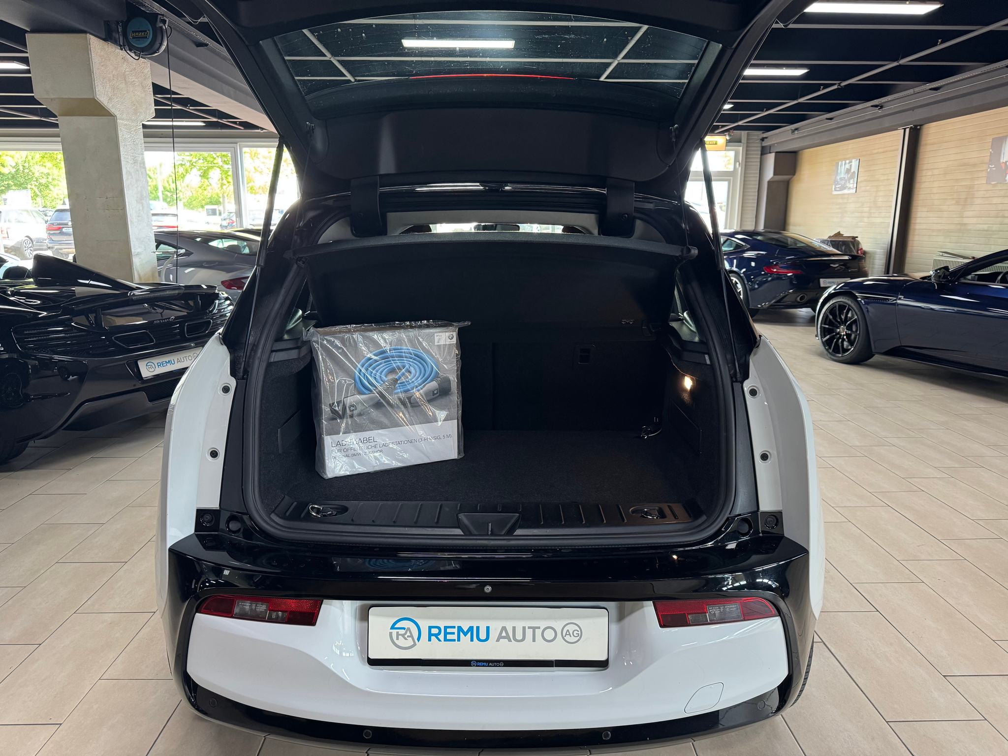 listing desktop thumbnail image 17