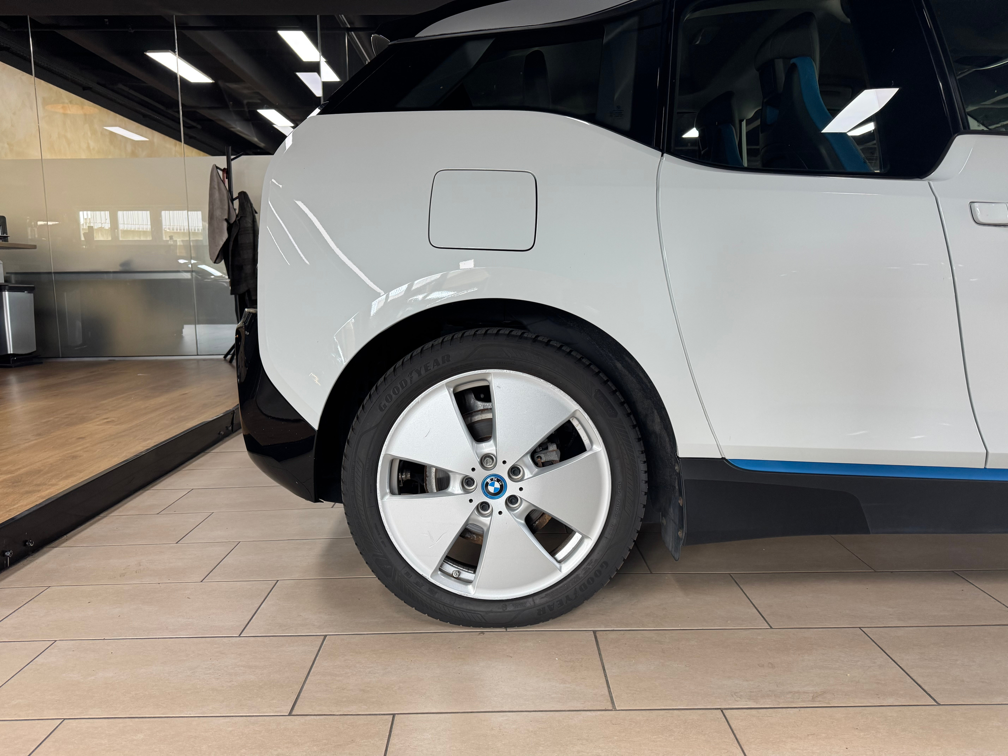 listing desktop thumbnail image 9