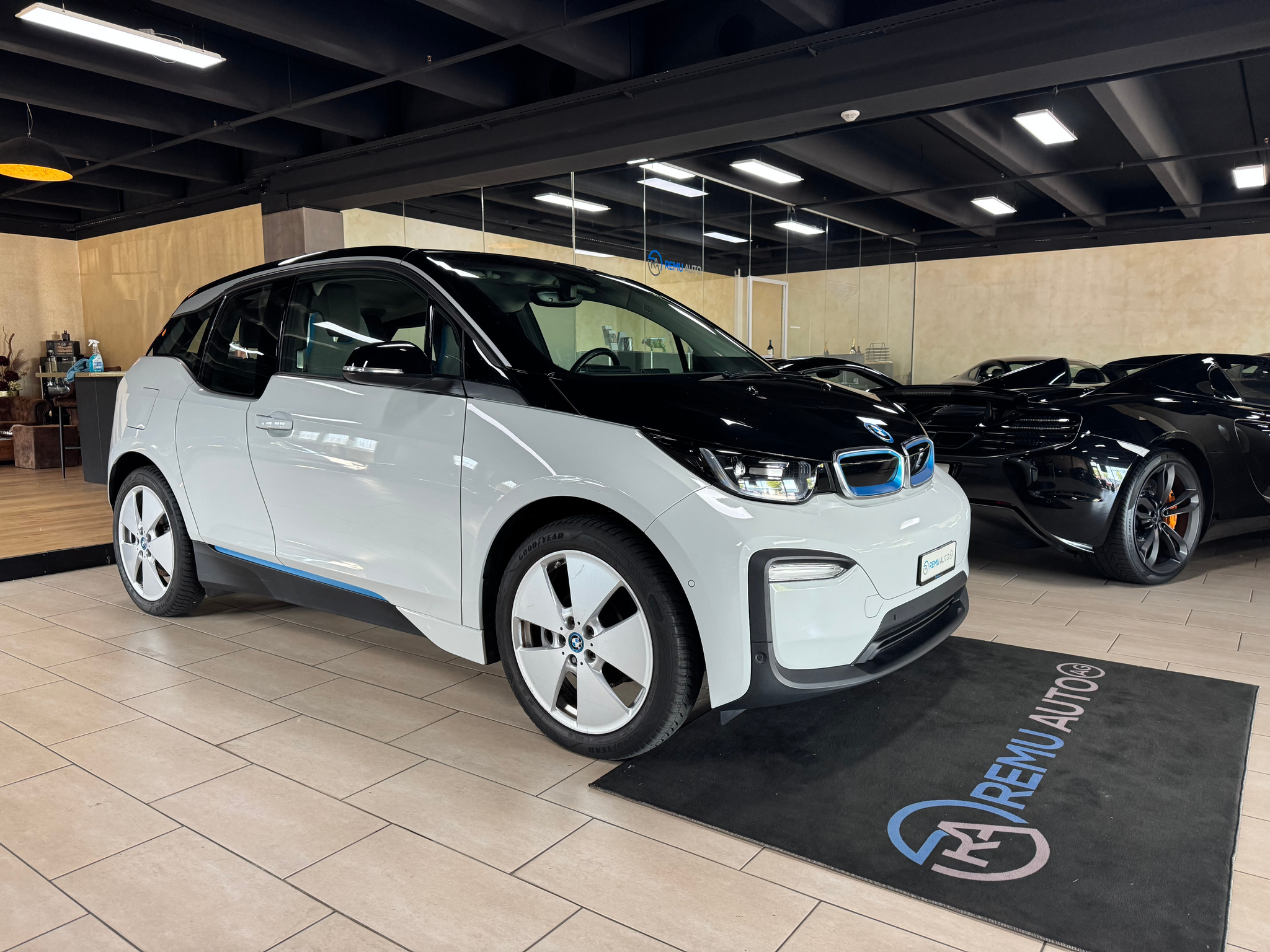 listing desktop thumbnail image 2