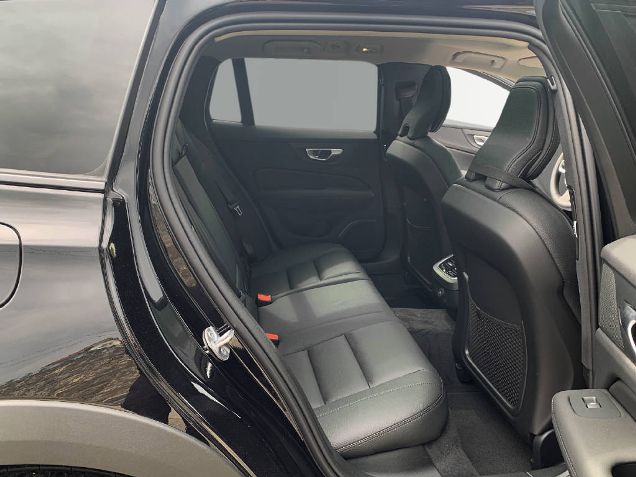 listing desktop thumbnail image 11