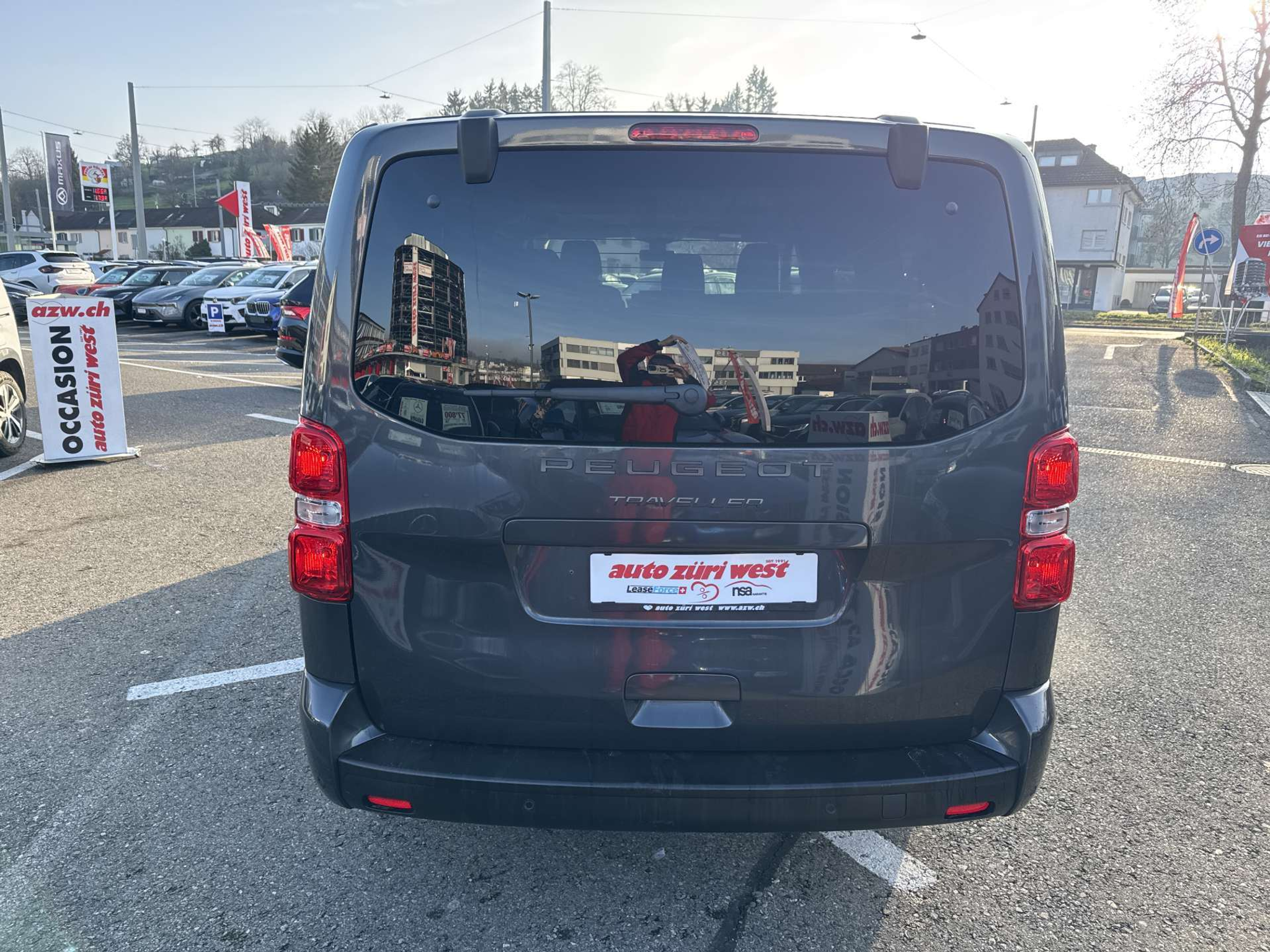 listing desktop thumbnail image 14