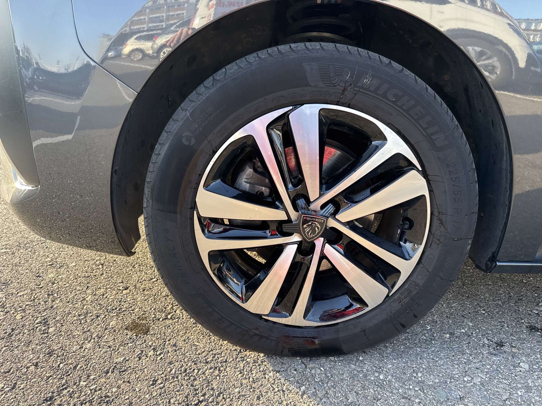 listing desktop thumbnail image 8