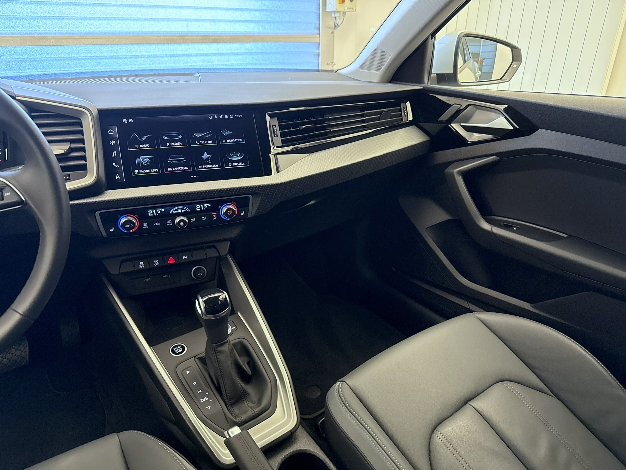 listing desktop thumbnail image 16