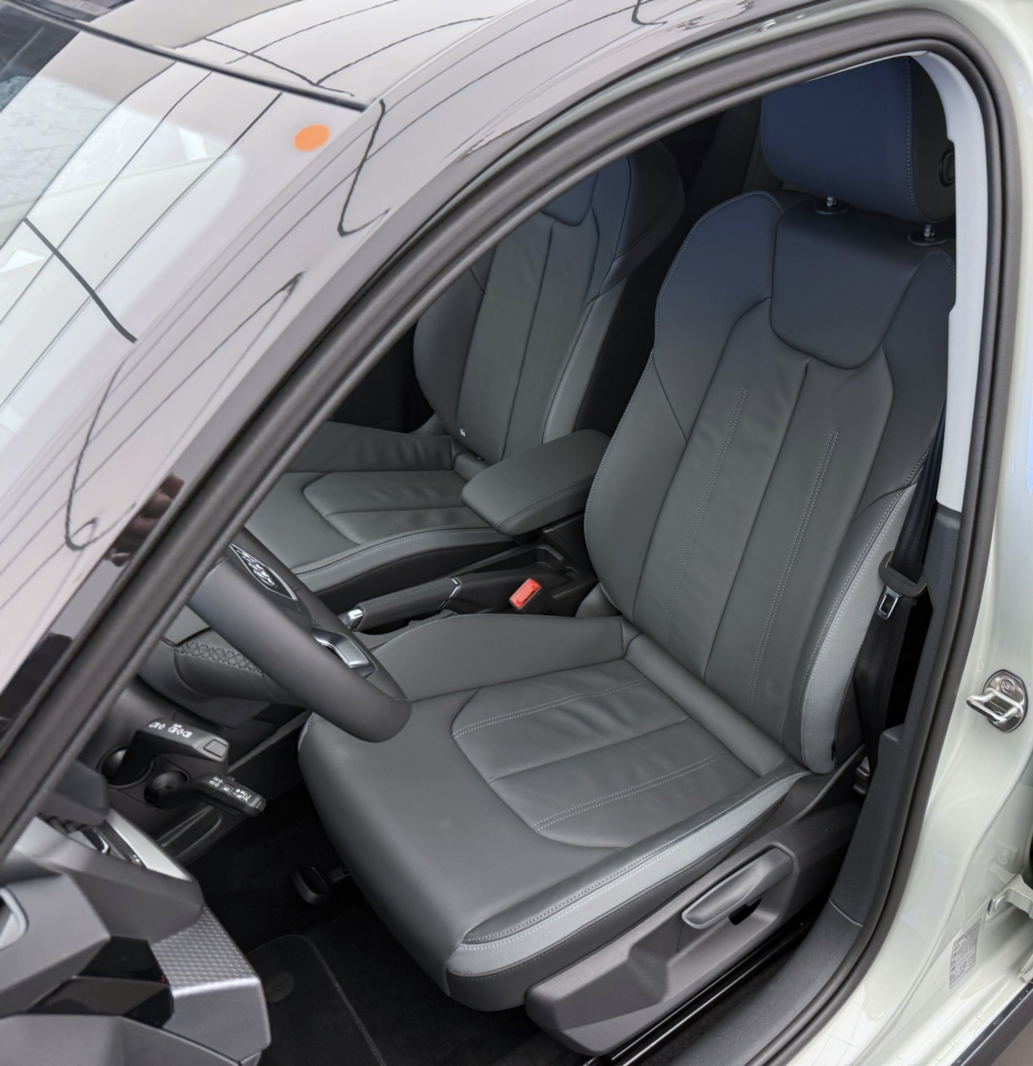 listing desktop thumbnail image 4