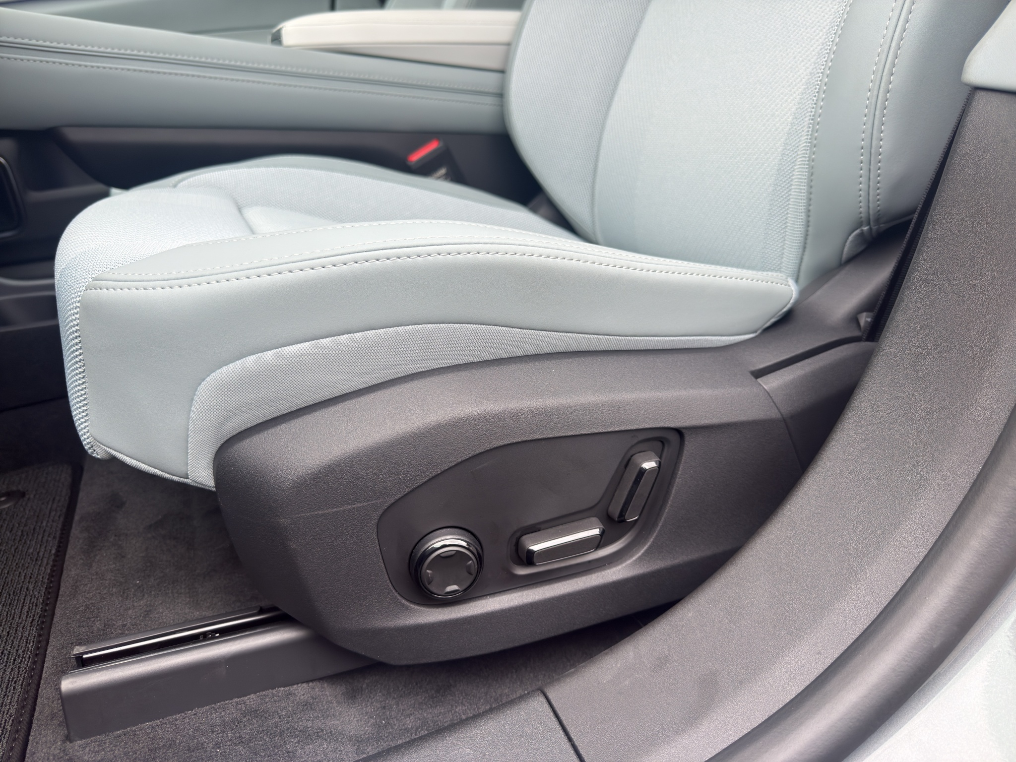 listing desktop thumbnail image 23