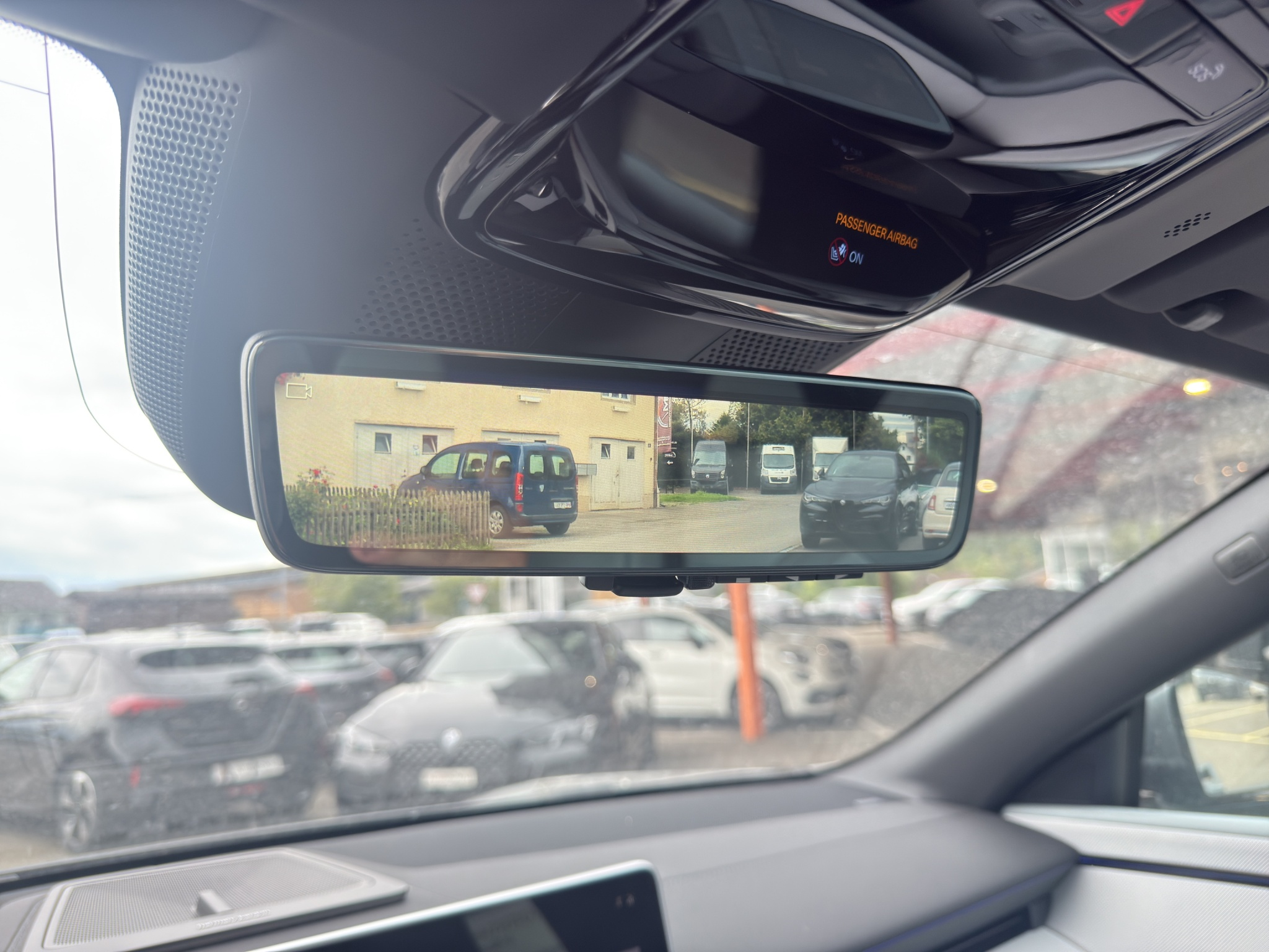 listing desktop thumbnail image 28