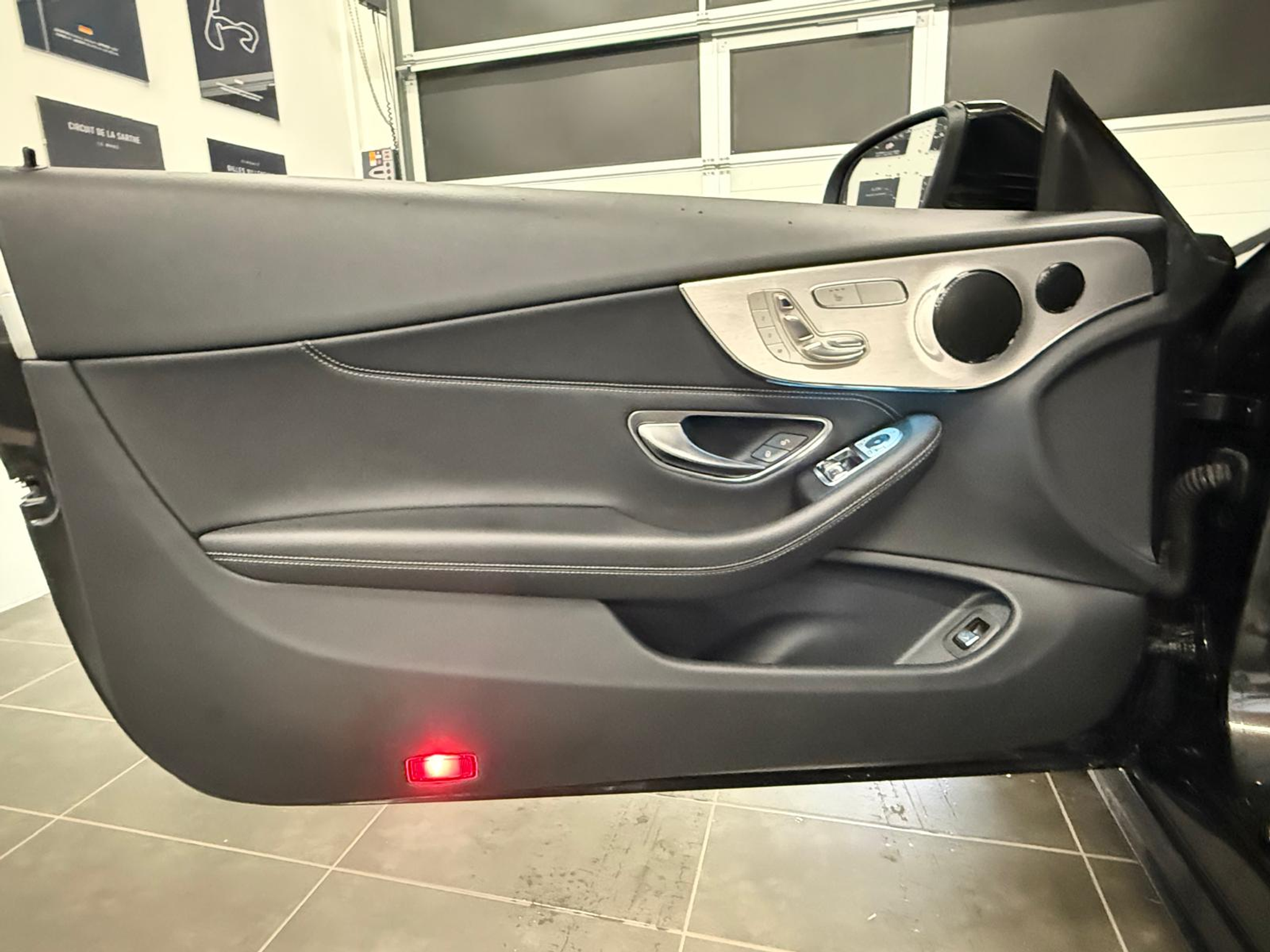 listing desktop thumbnail image 24