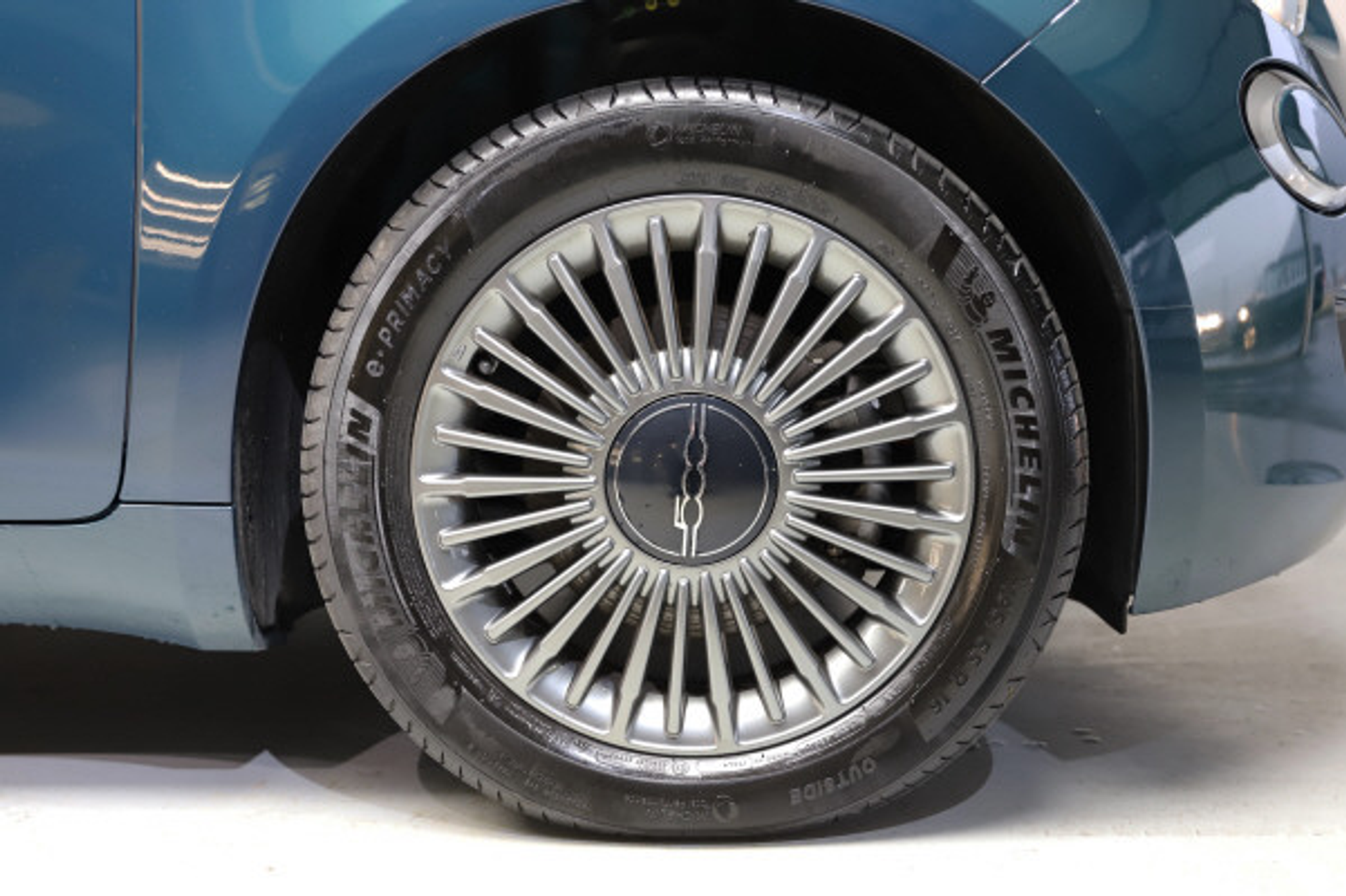 listing desktop thumbnail image 12