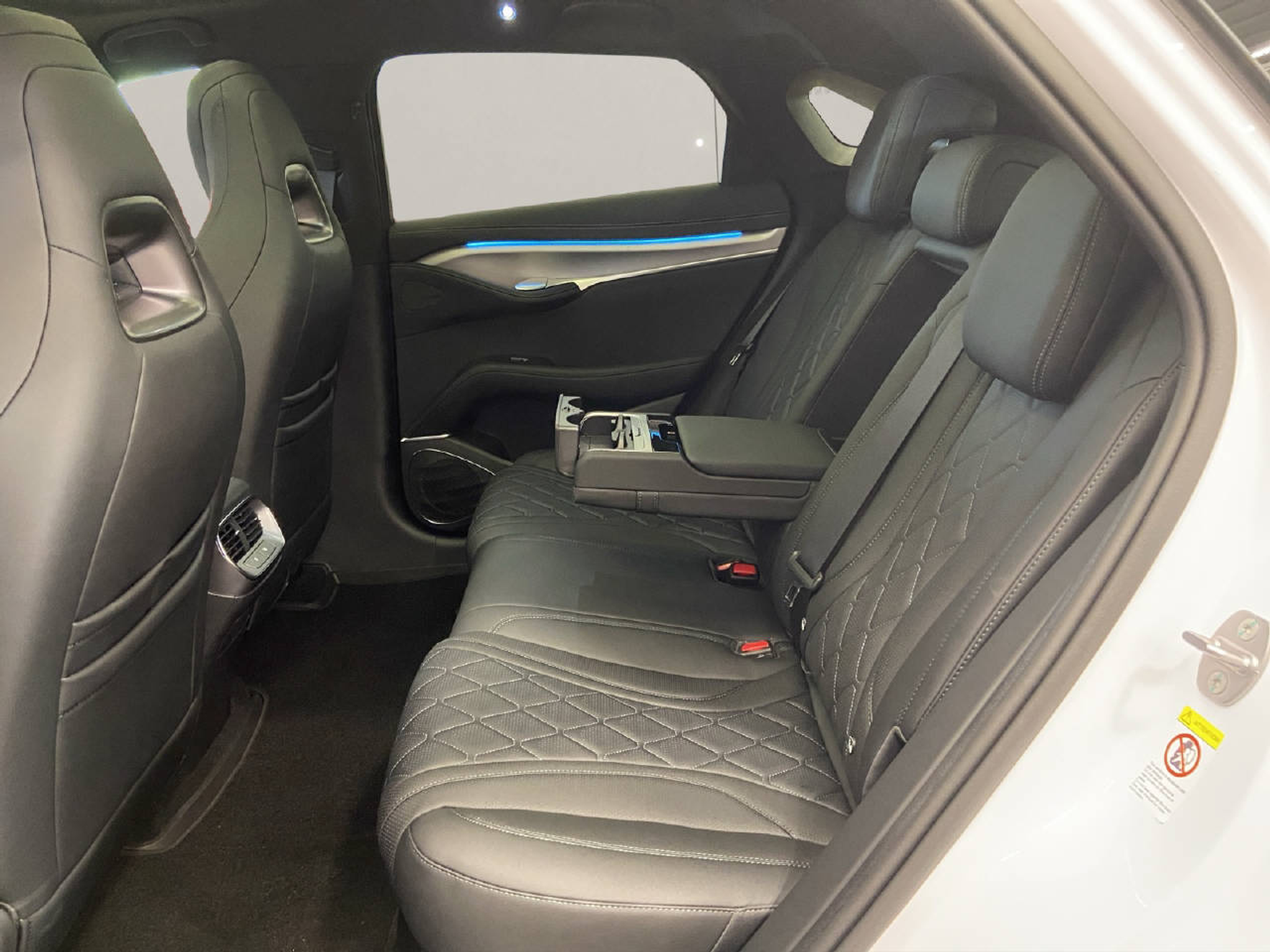 listing desktop thumbnail image 9