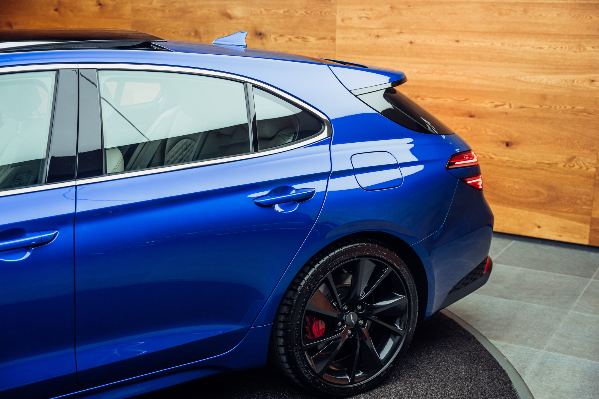 listing desktop thumbnail image 16