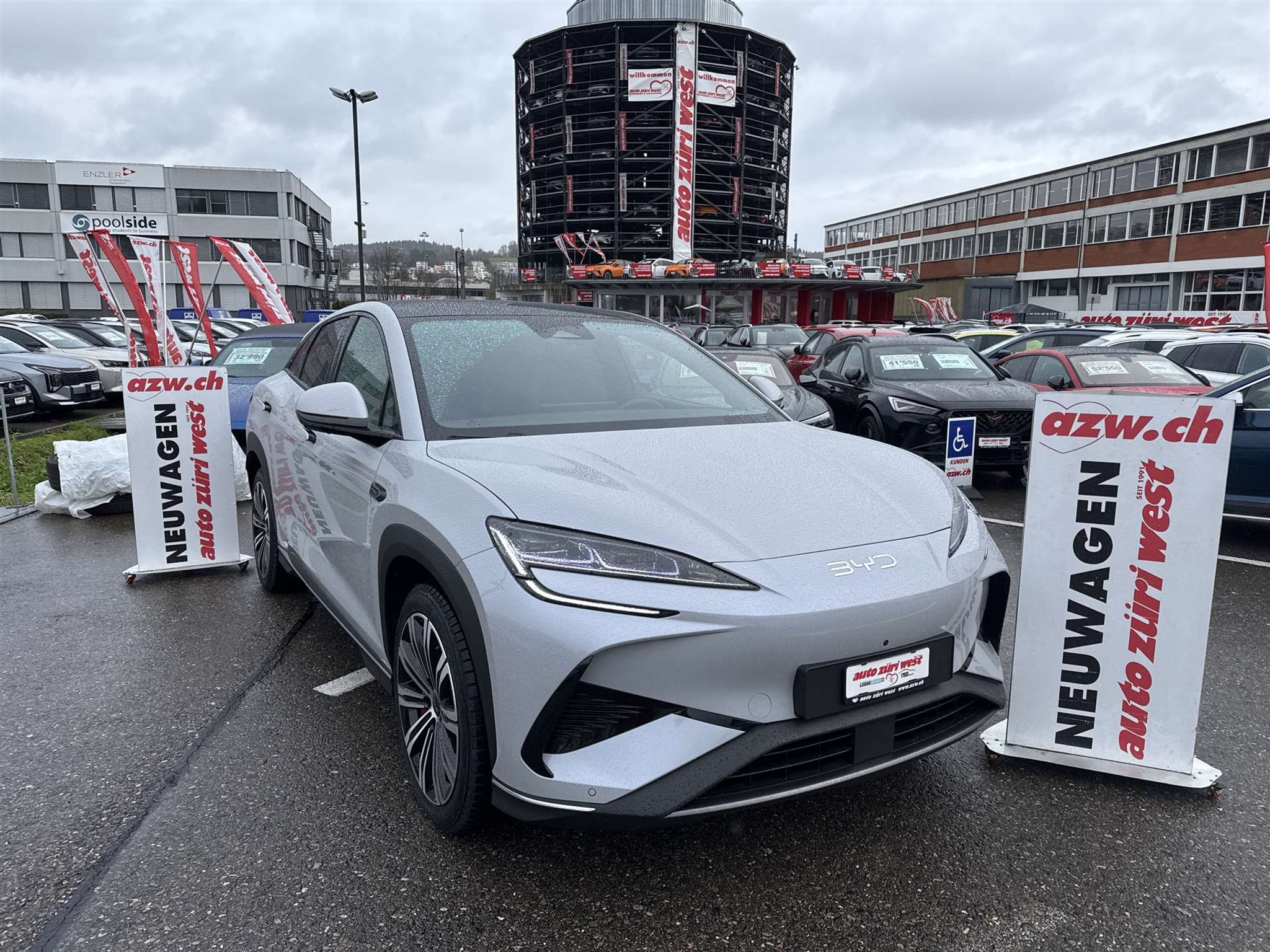 listing desktop thumbnail image 3