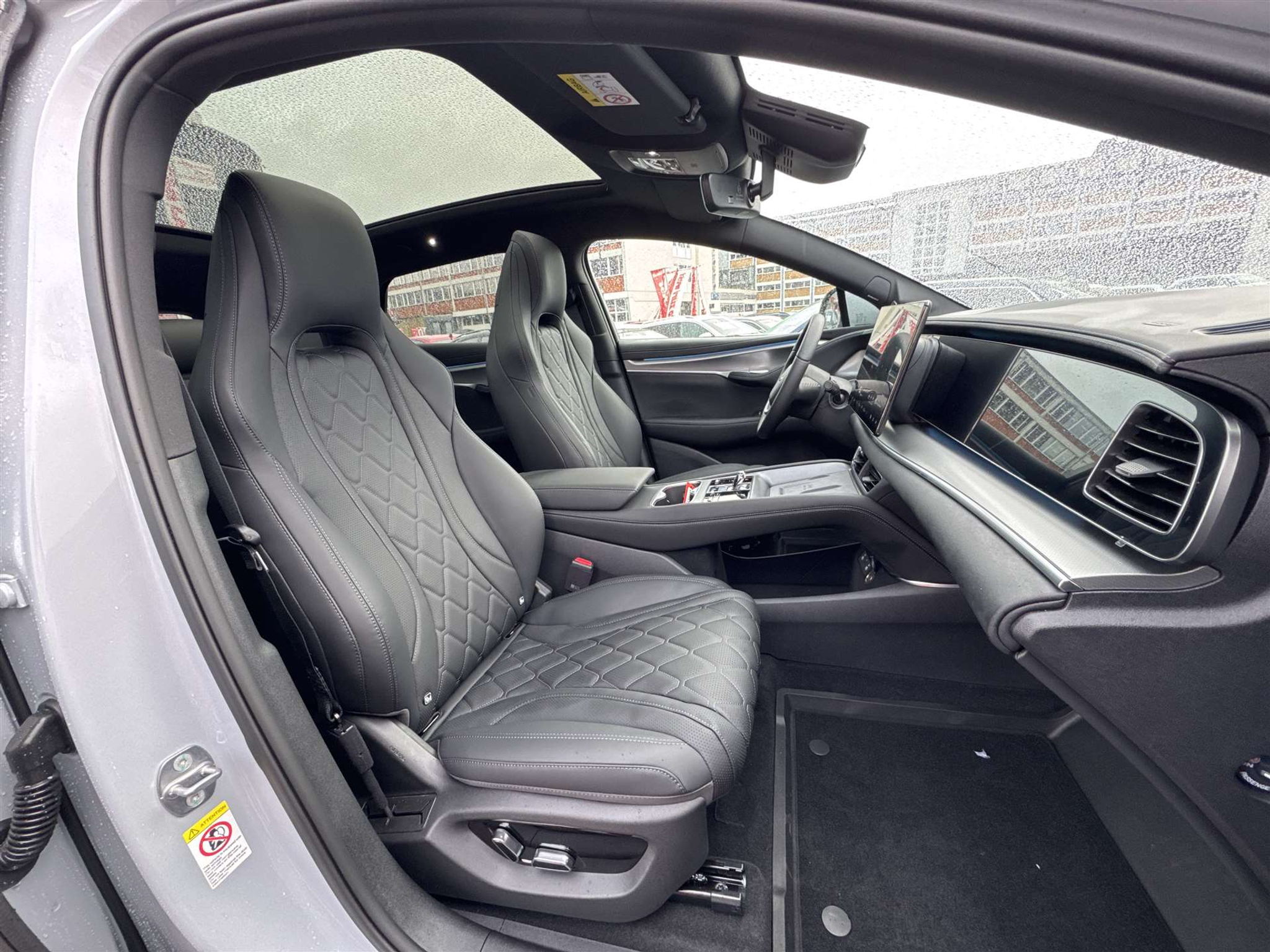 listing desktop thumbnail image 13