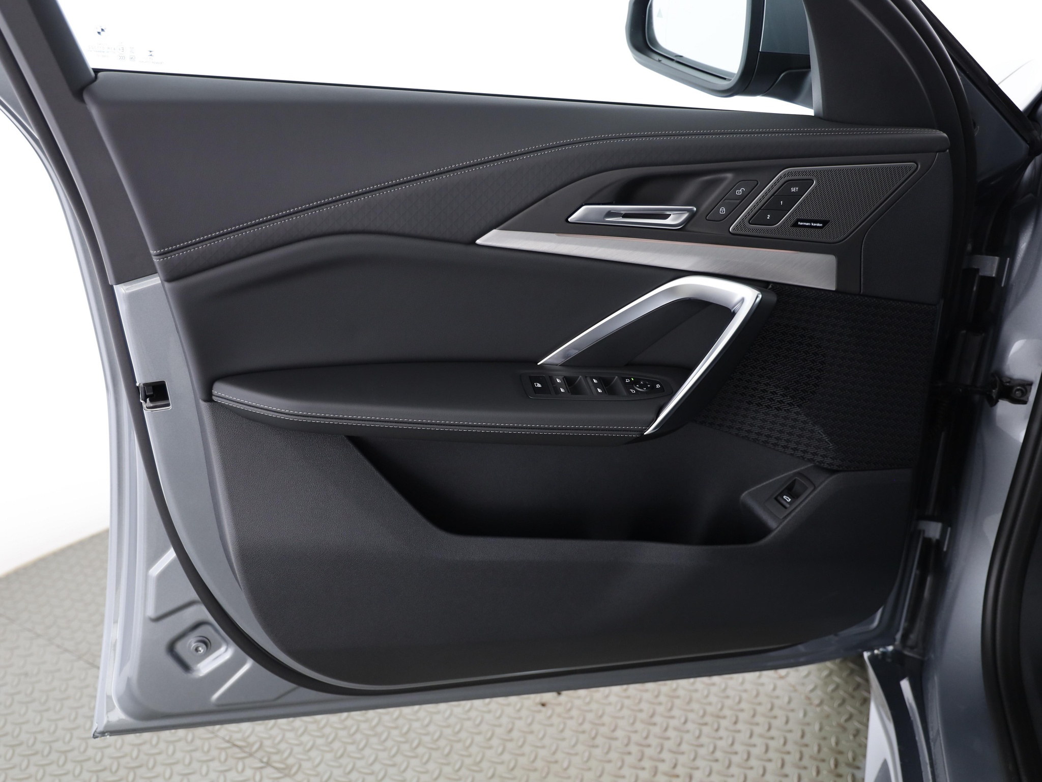 listing desktop thumbnail image 7