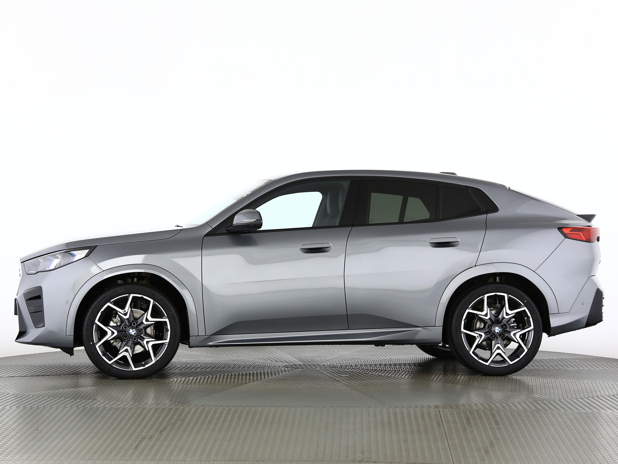 listing desktop thumbnail image 2