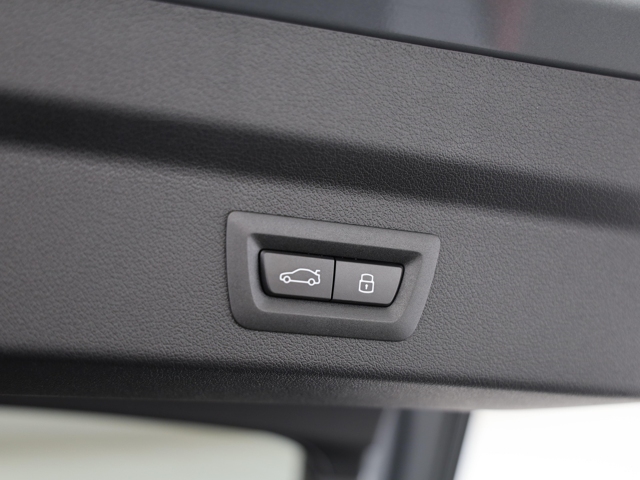 listing desktop thumbnail image 6