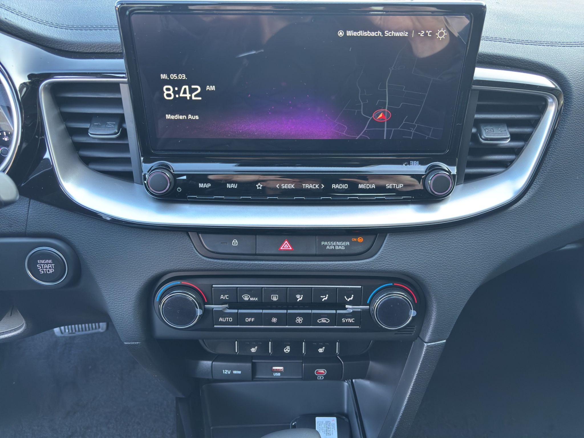 listing desktop thumbnail image 12