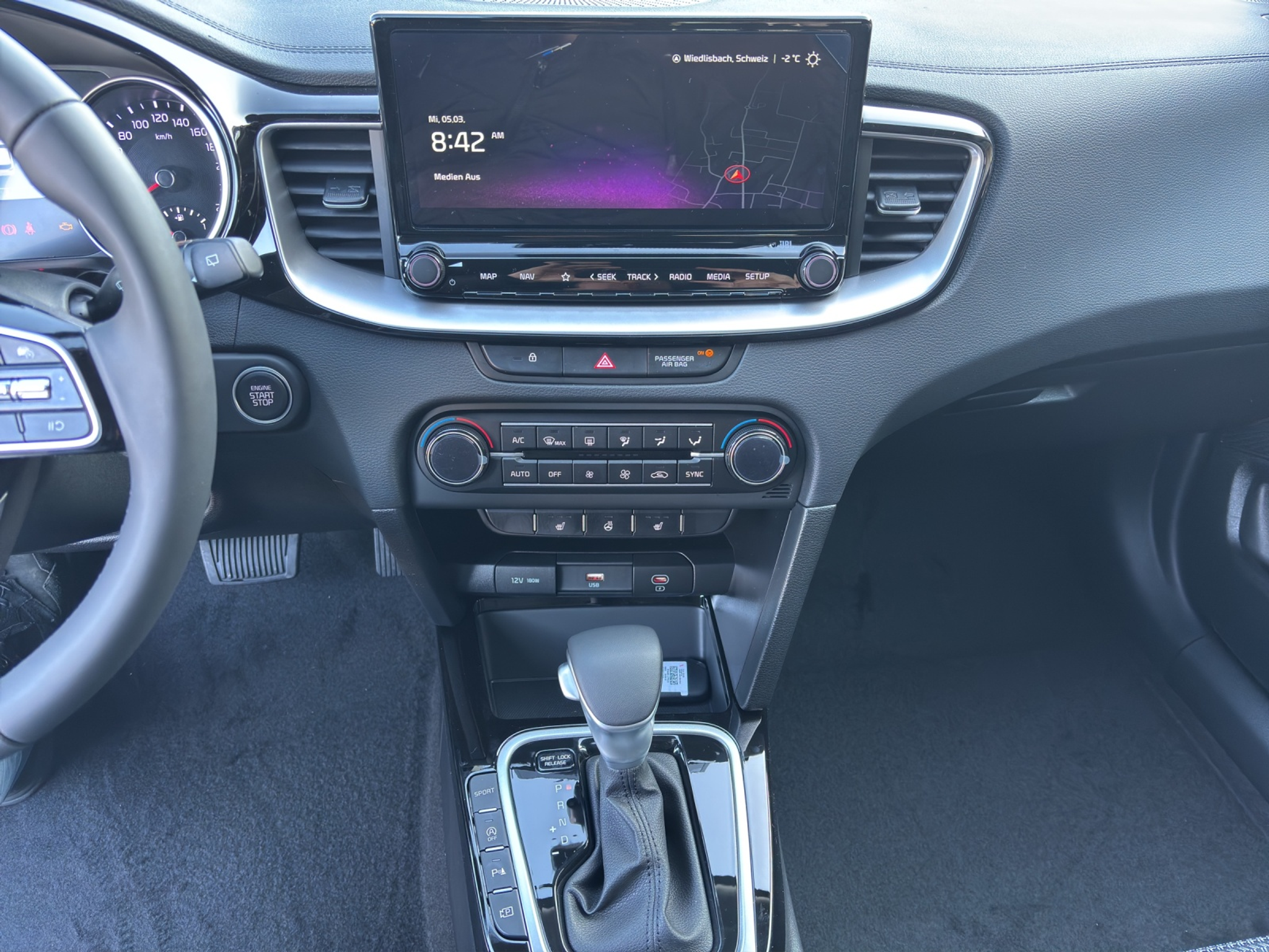 listing desktop thumbnail image 11