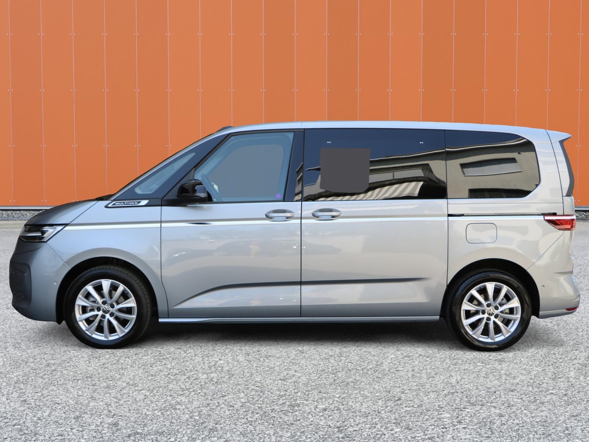 listing desktop thumbnail image 2