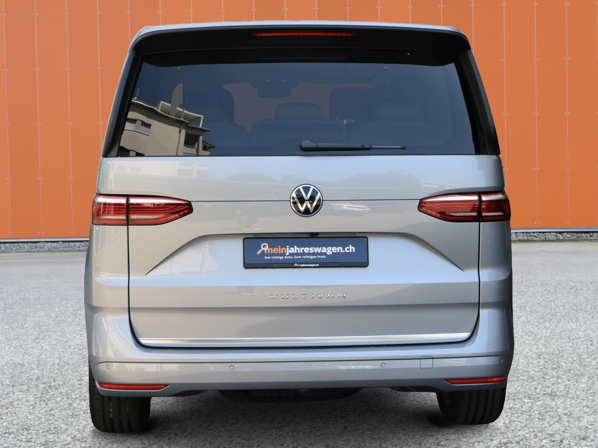 listing desktop thumbnail image 4