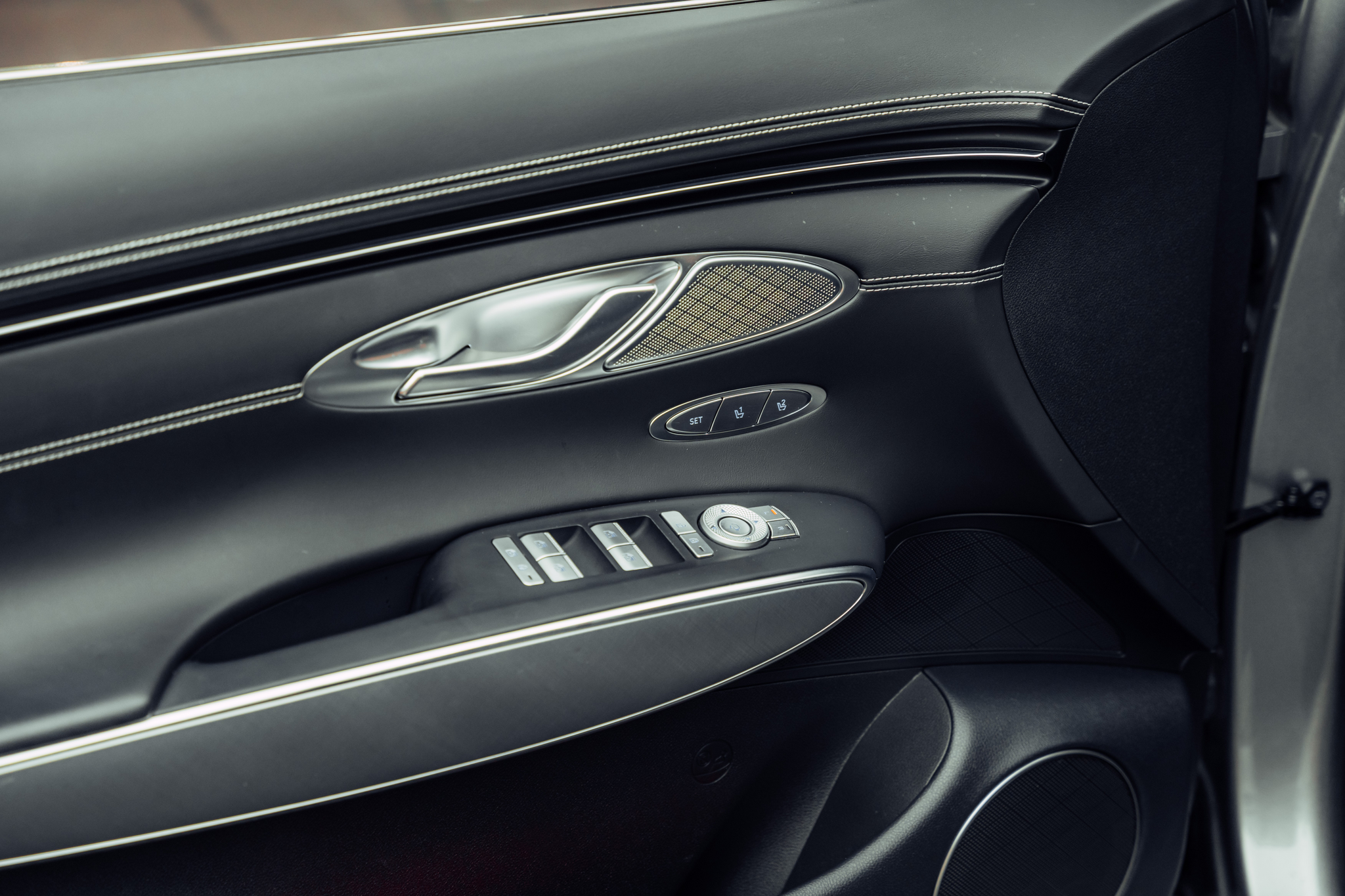 listing desktop thumbnail image 10