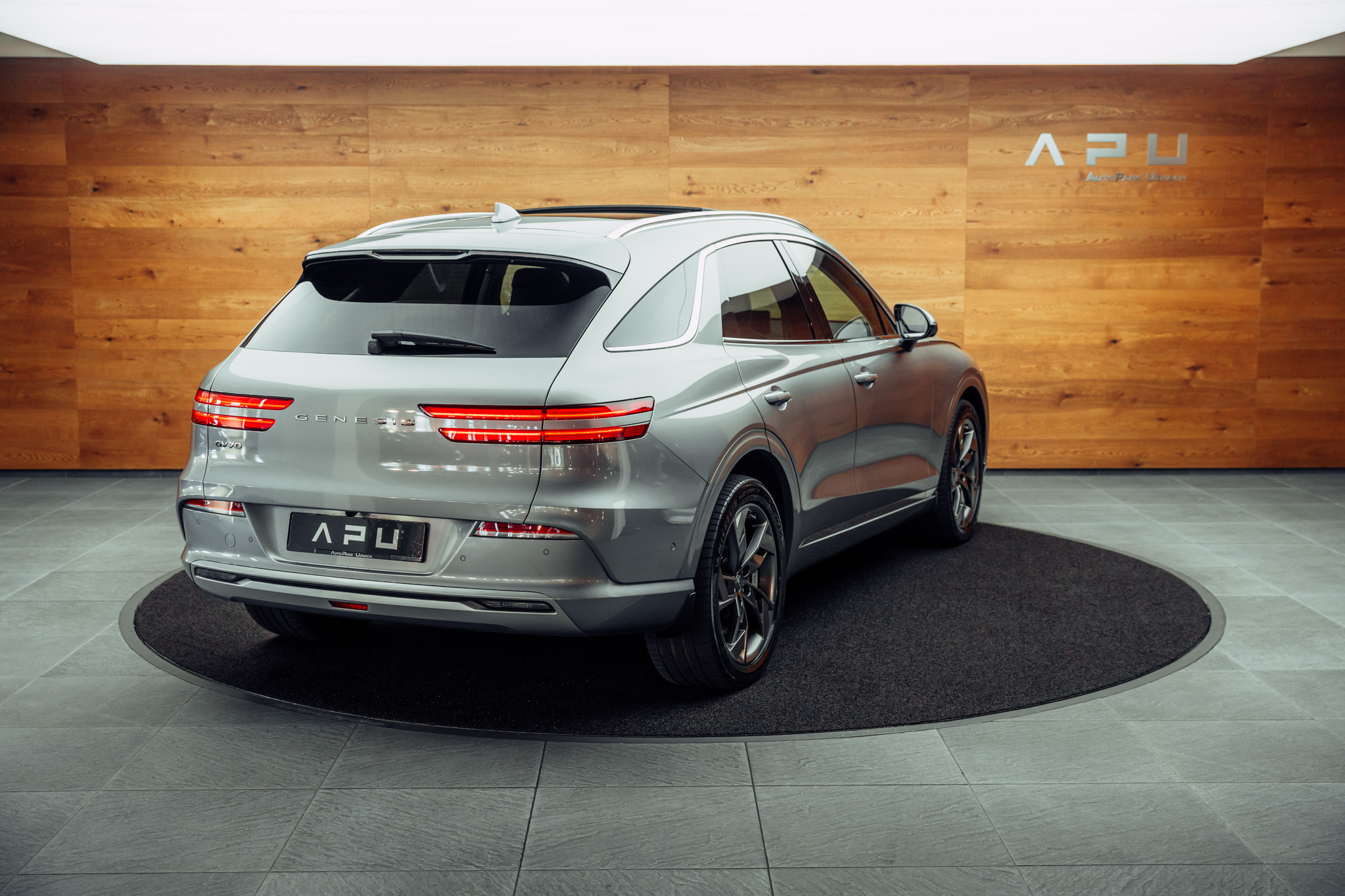 listing desktop thumbnail image 1