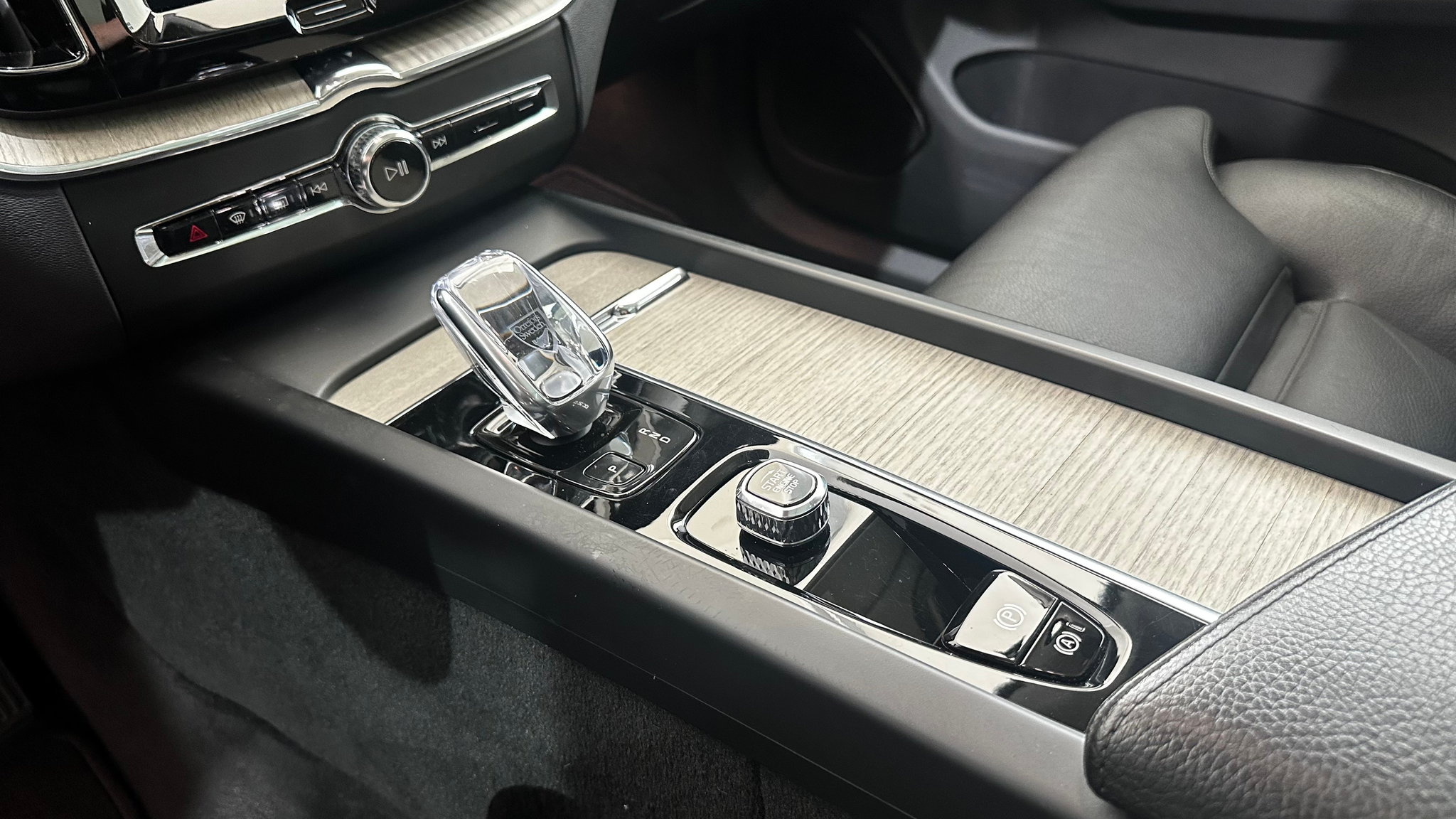 listing desktop thumbnail image 9