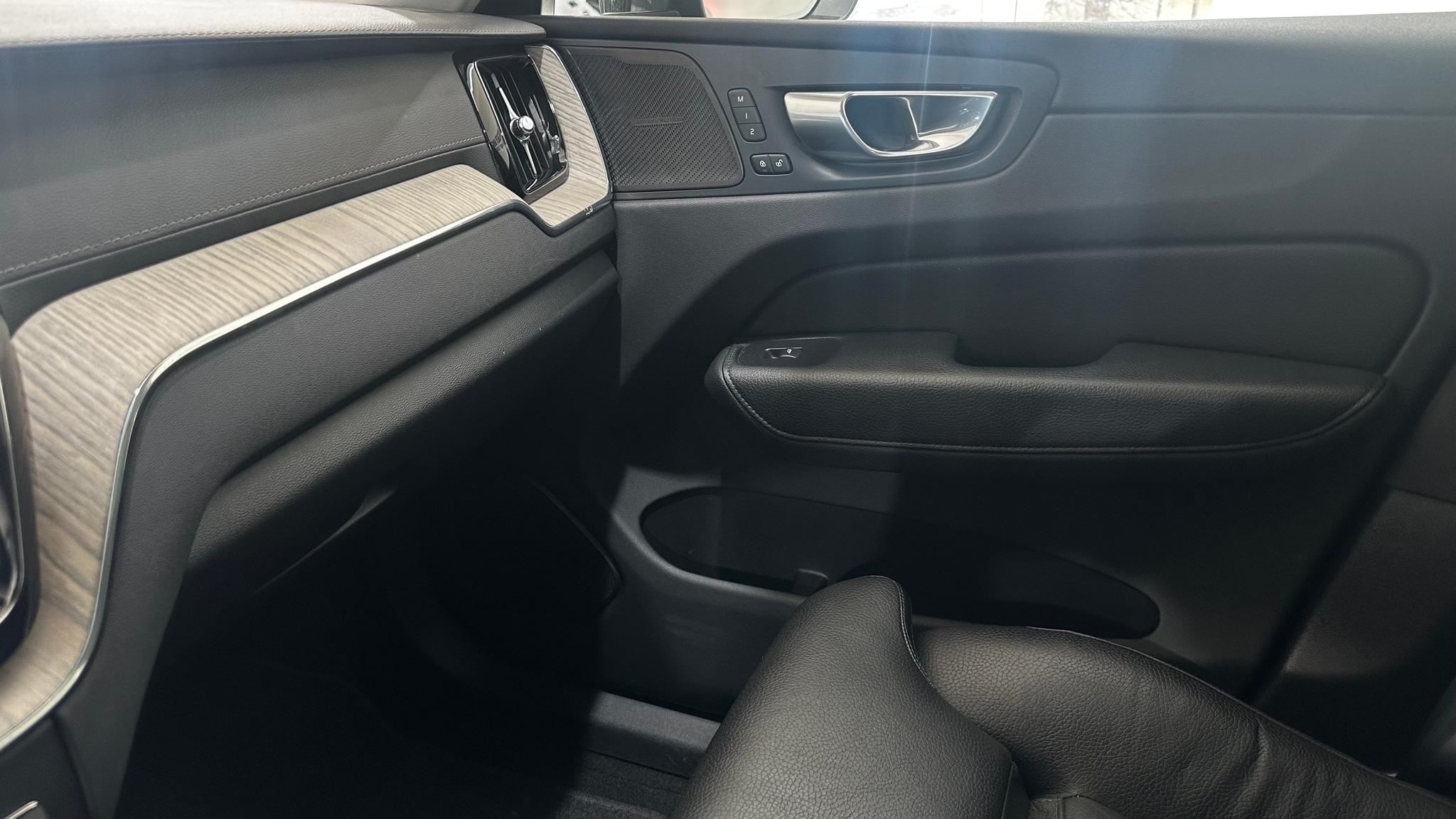 listing desktop thumbnail image 13