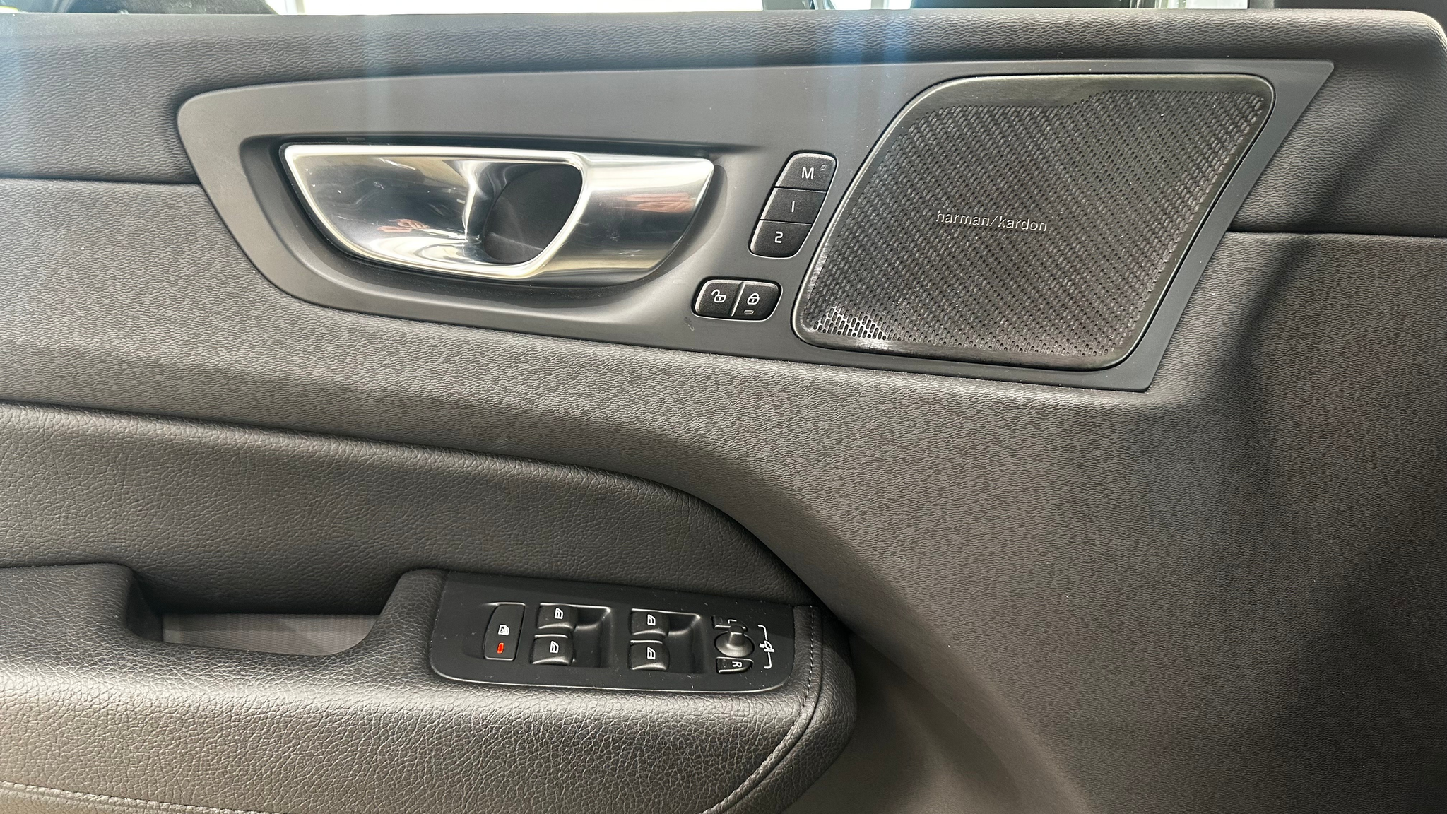 listing desktop thumbnail image 14