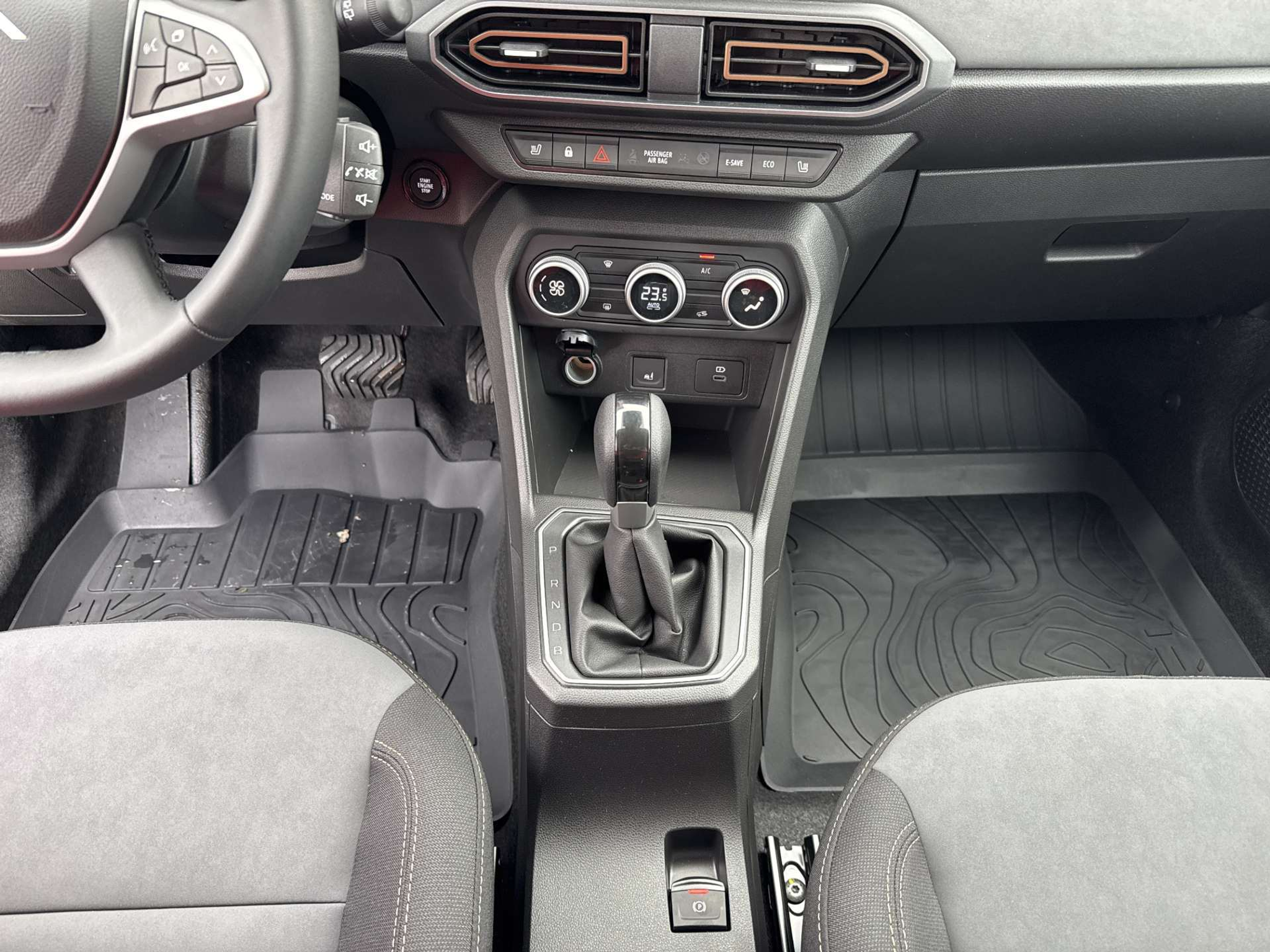 listing desktop thumbnail image 11