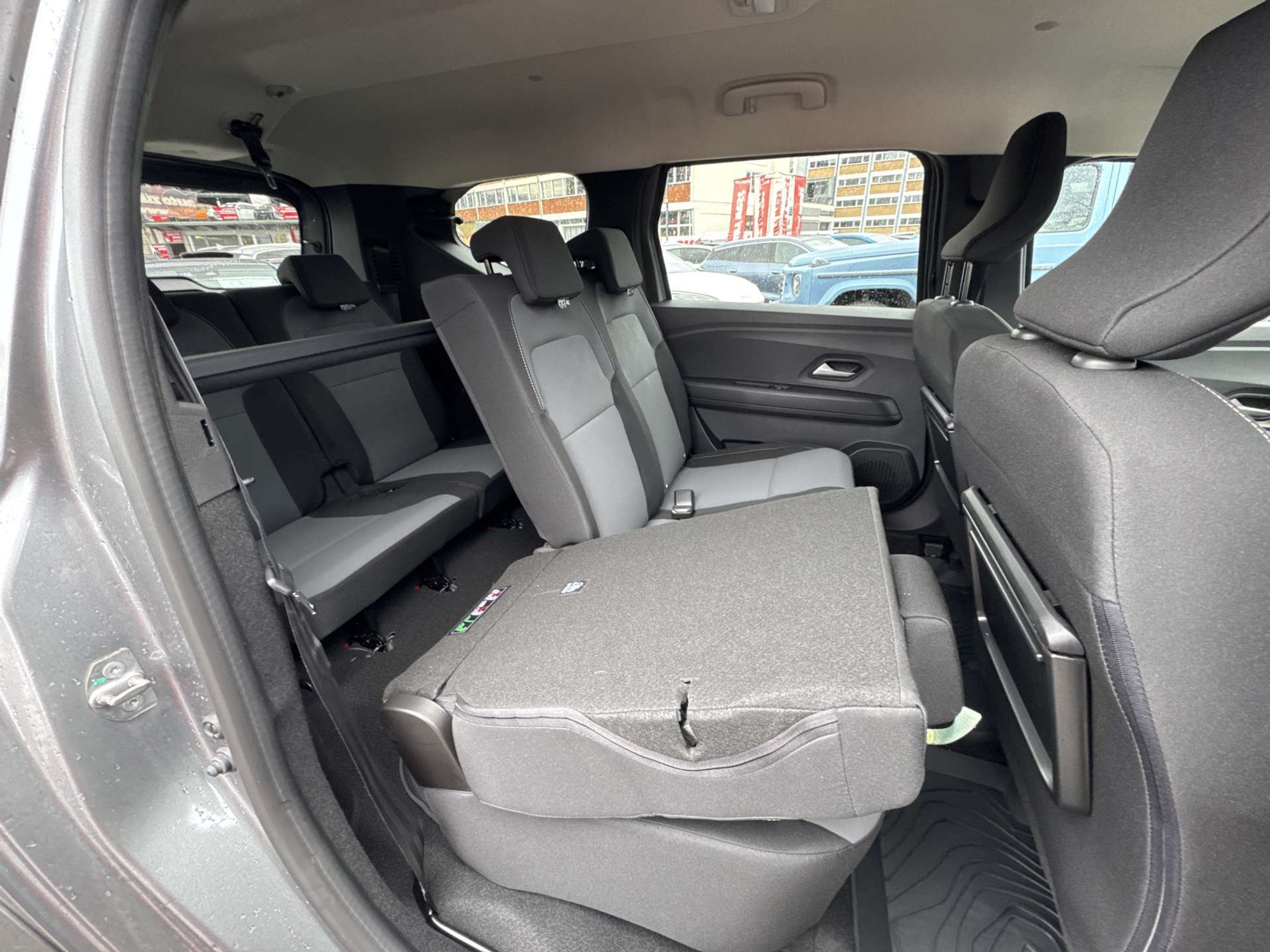 listing desktop thumbnail image 6