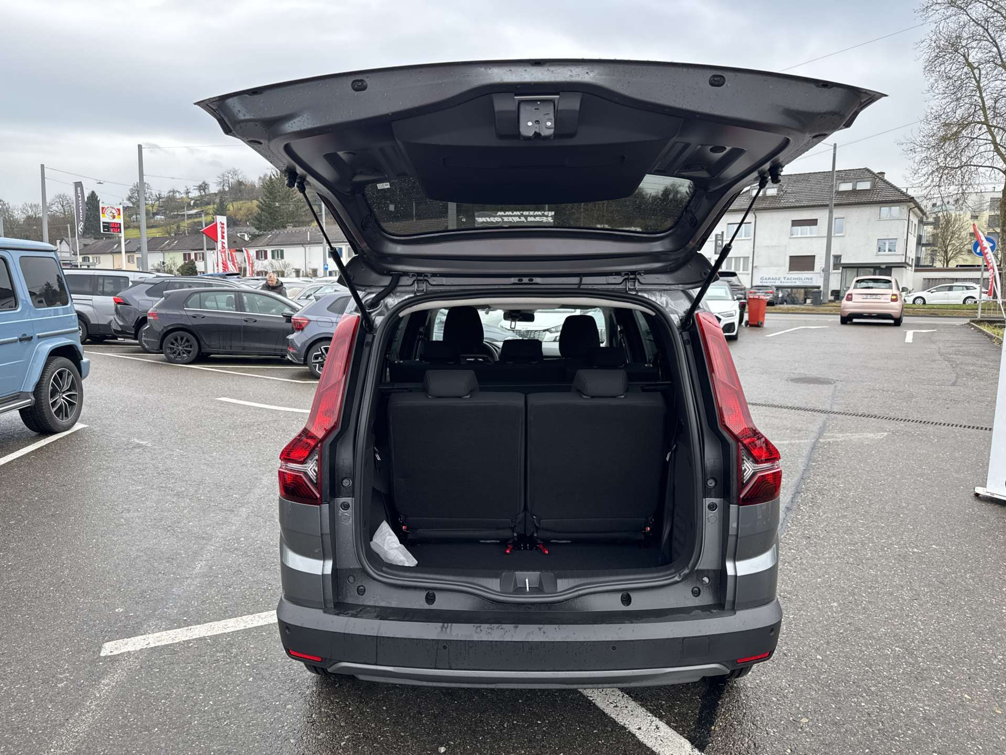 listing desktop thumbnail image 7