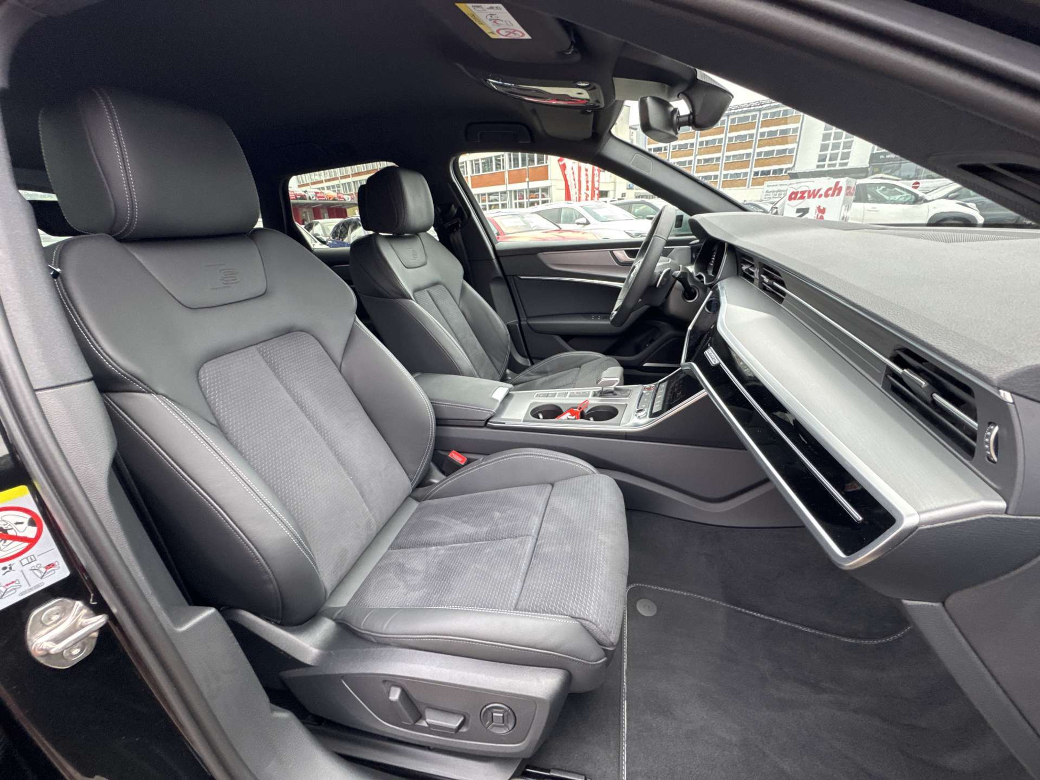 listing desktop thumbnail image 12