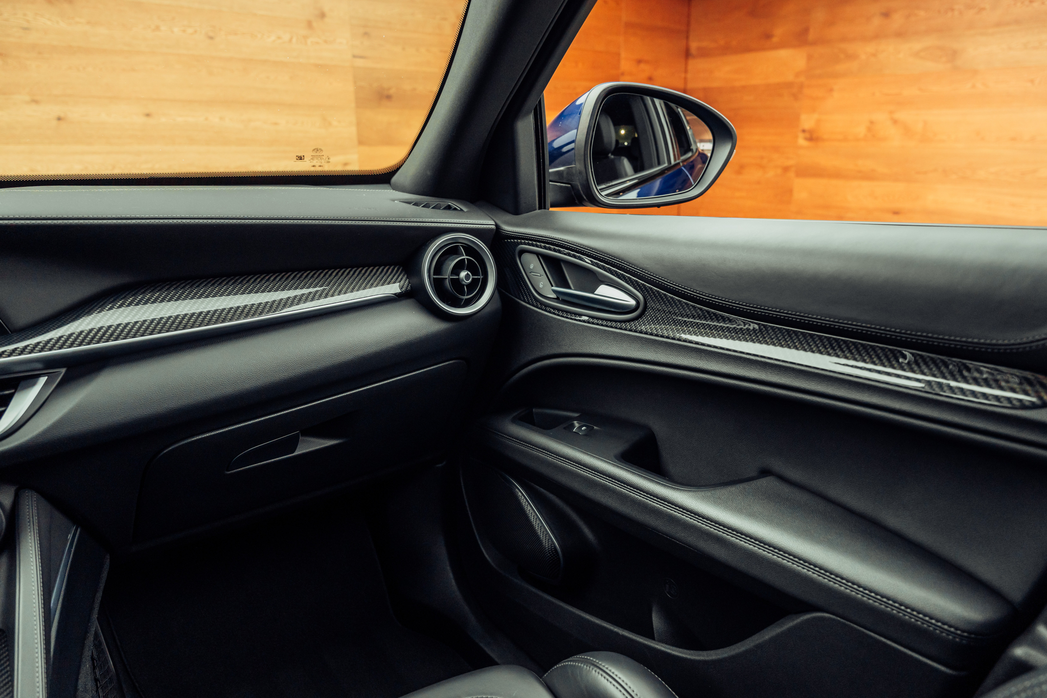 listing desktop thumbnail image 11