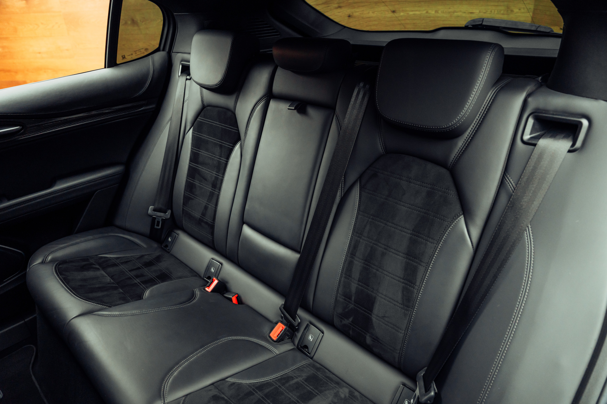 listing desktop thumbnail image 8