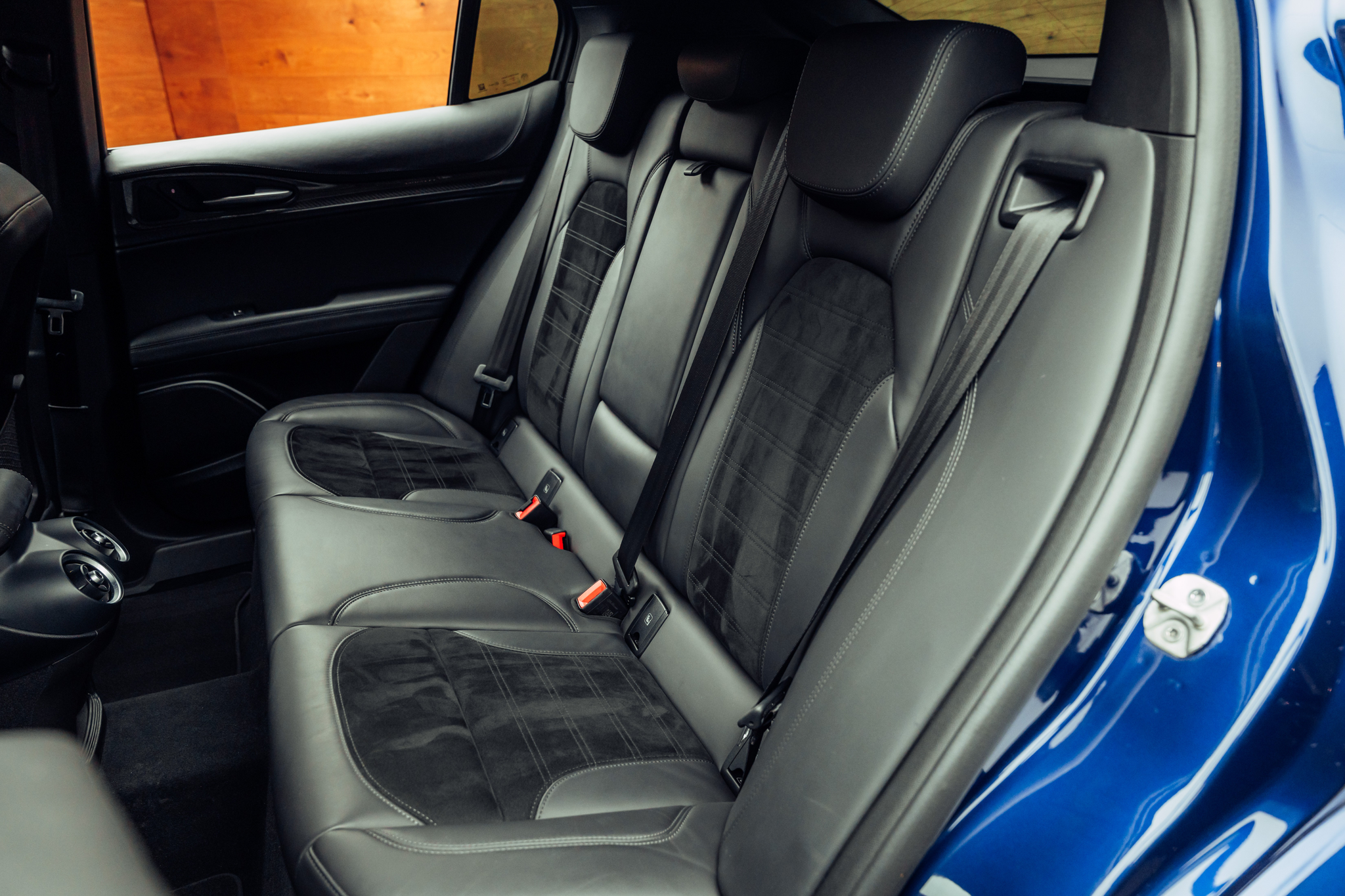 listing desktop thumbnail image 7