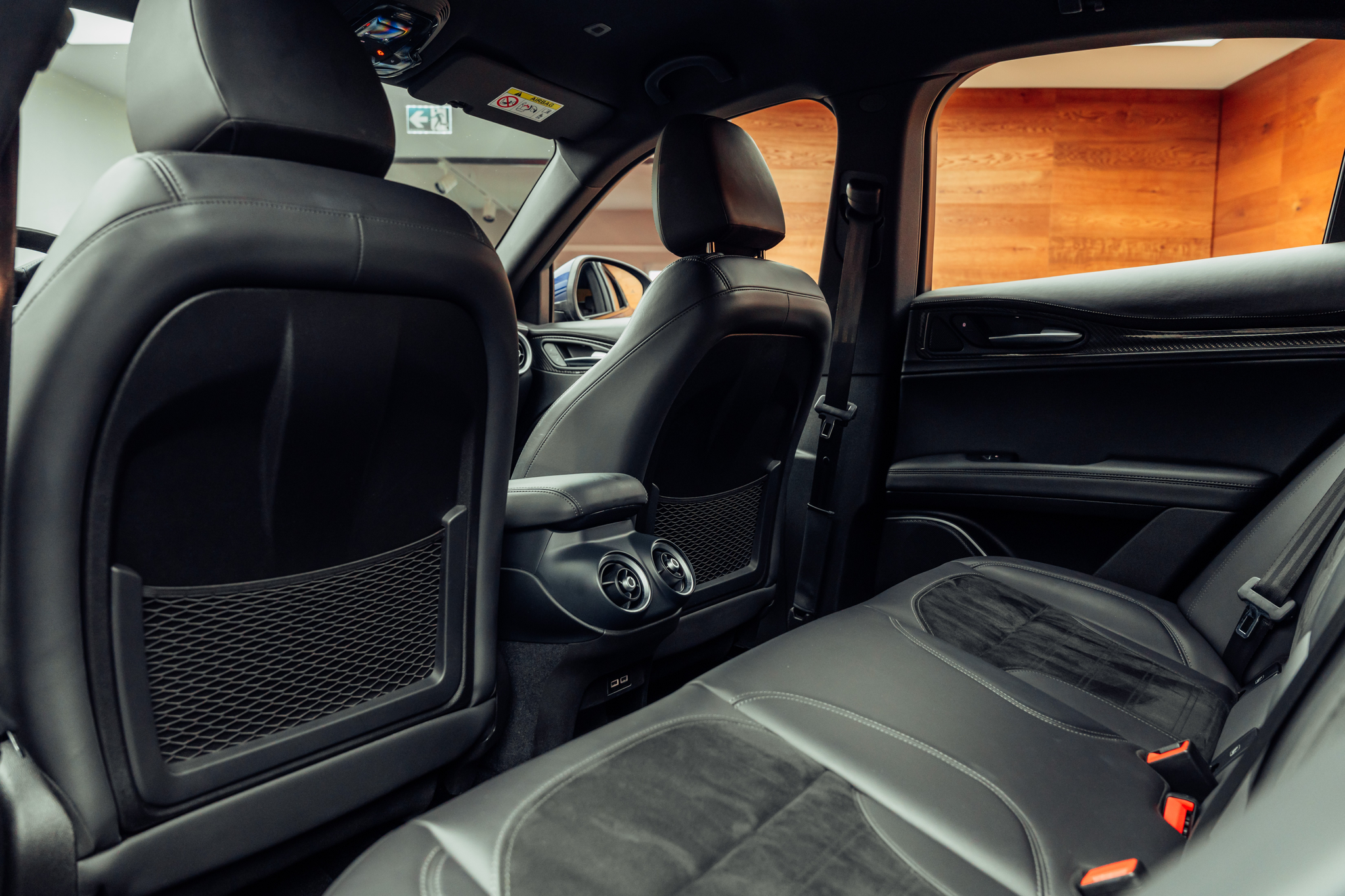 listing desktop thumbnail image 9