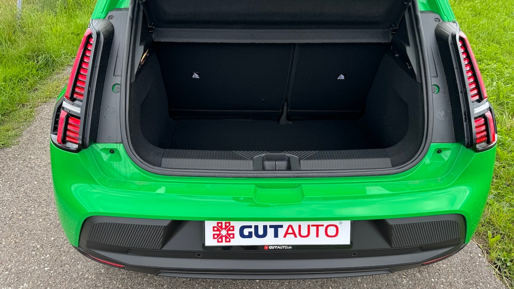 listing desktop thumbnail image 11