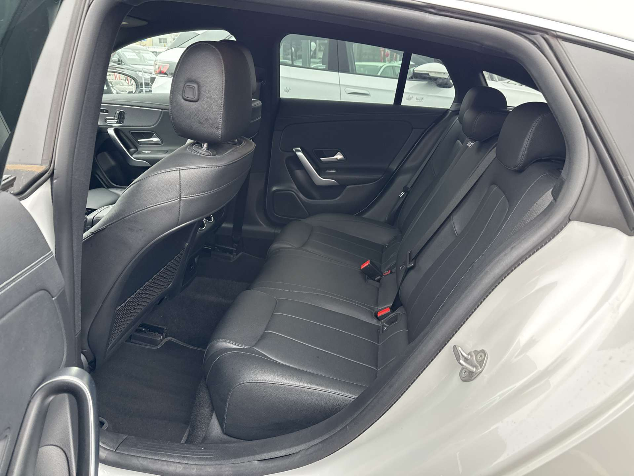 listing desktop thumbnail image 6