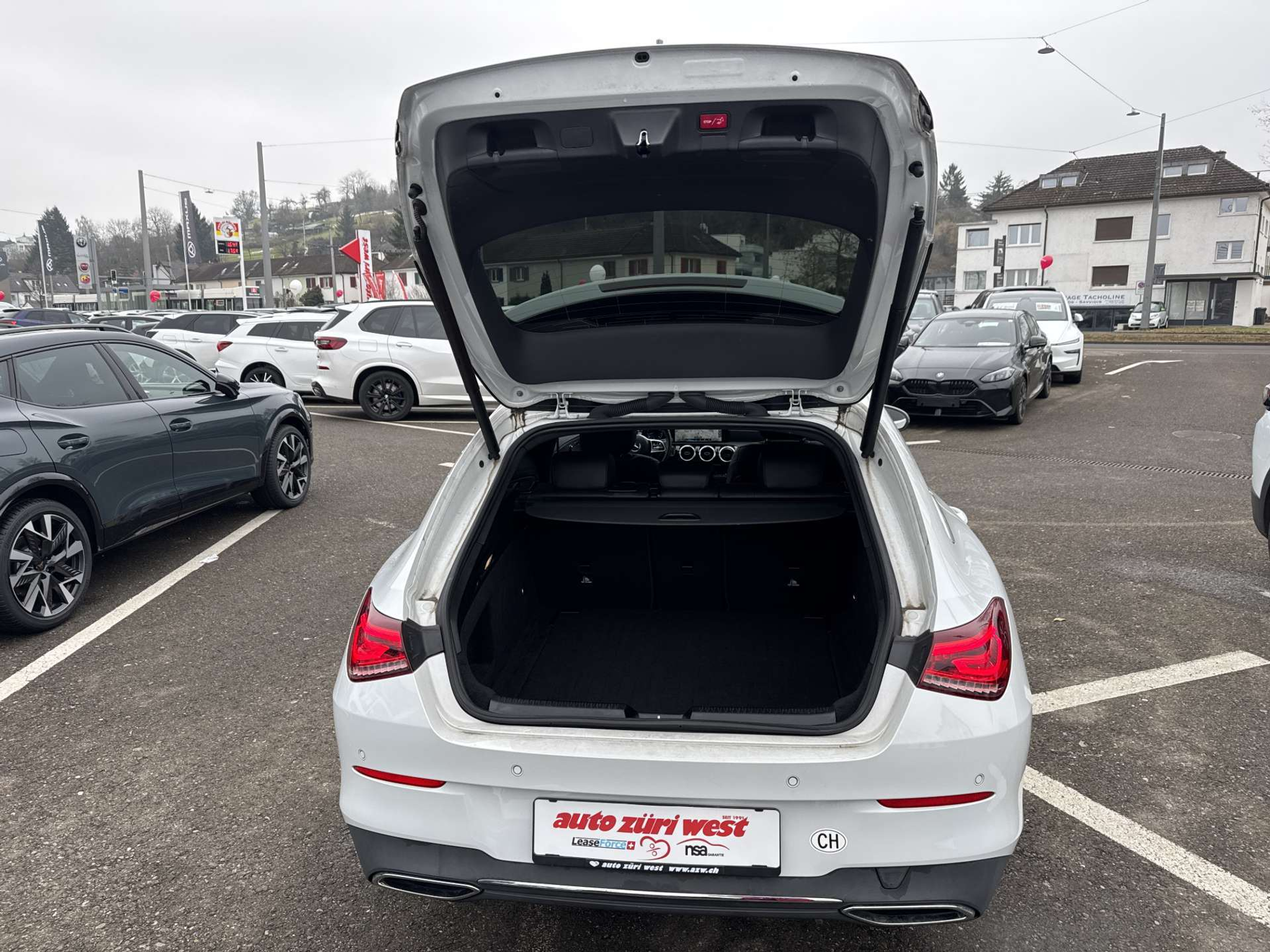 listing desktop thumbnail image 7