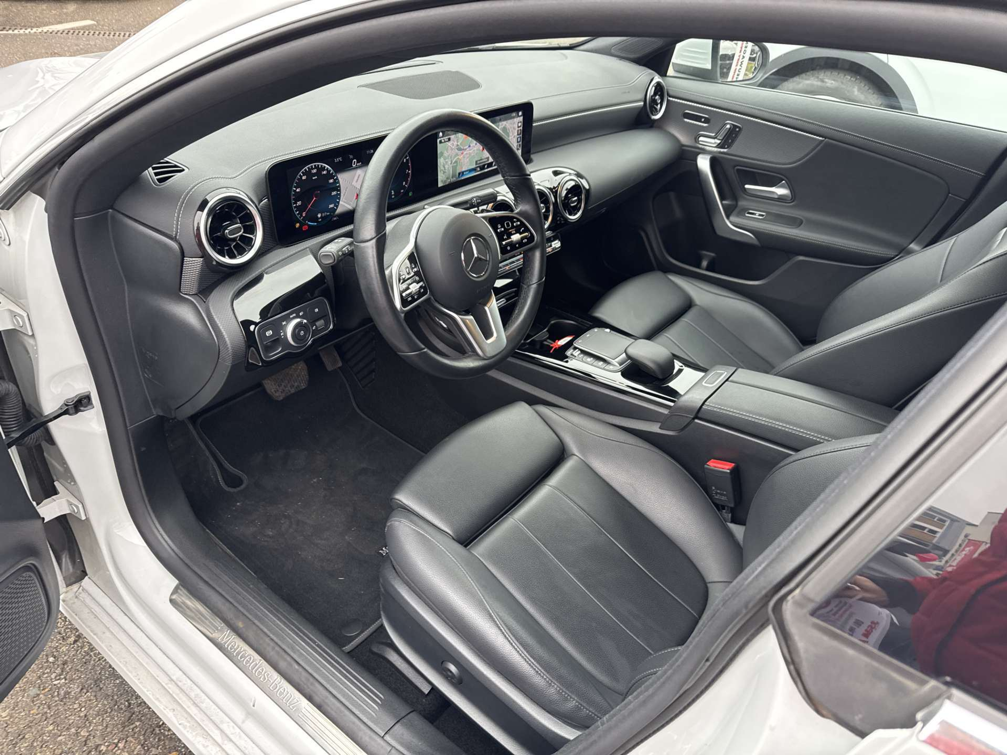 listing desktop thumbnail image 5