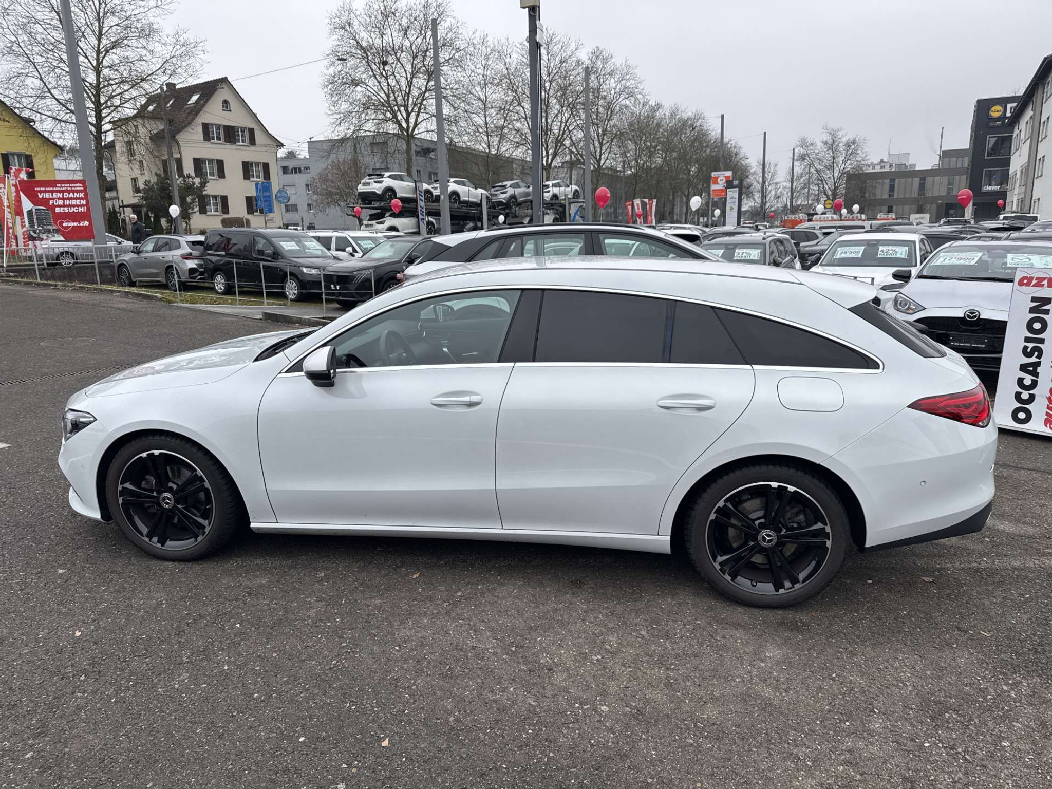 listing desktop thumbnail image 10