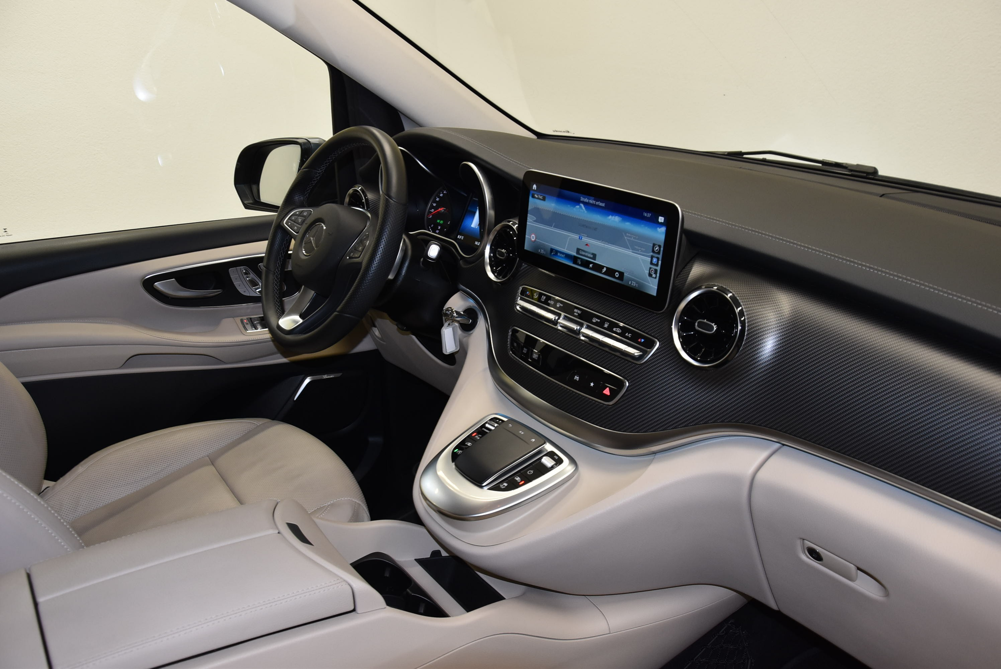 listing desktop thumbnail image 3