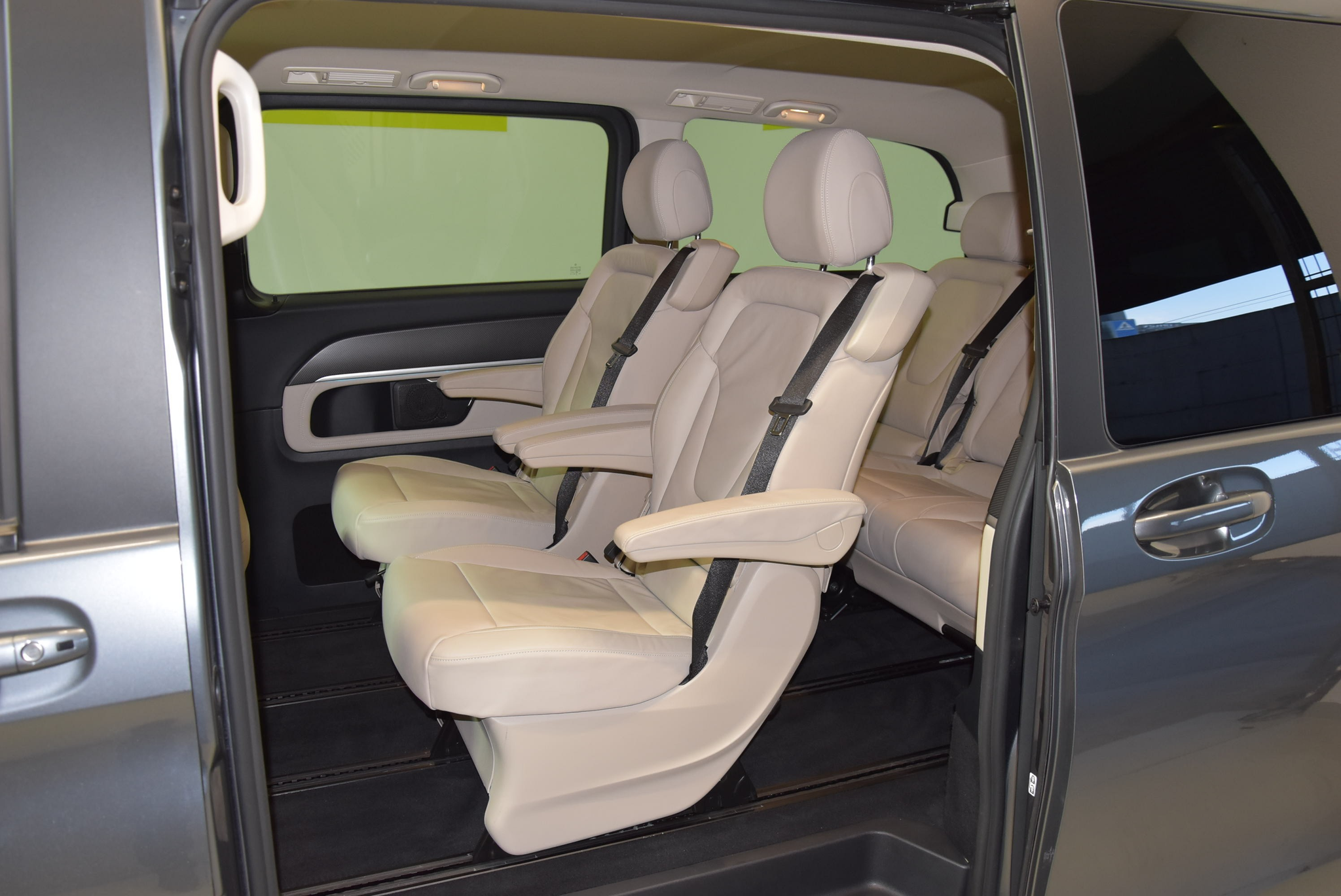 listing desktop thumbnail image 6