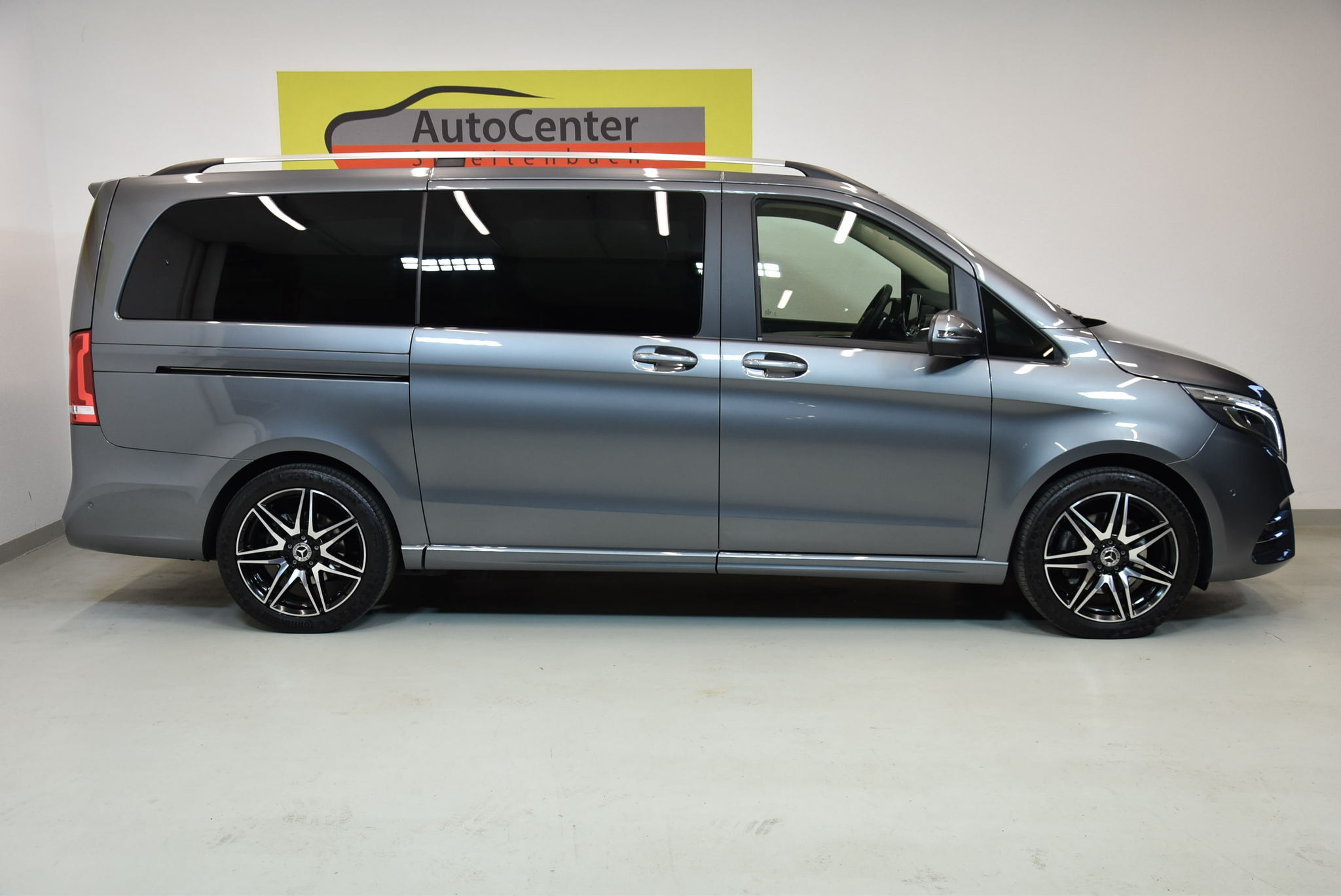 listing desktop thumbnail image 12