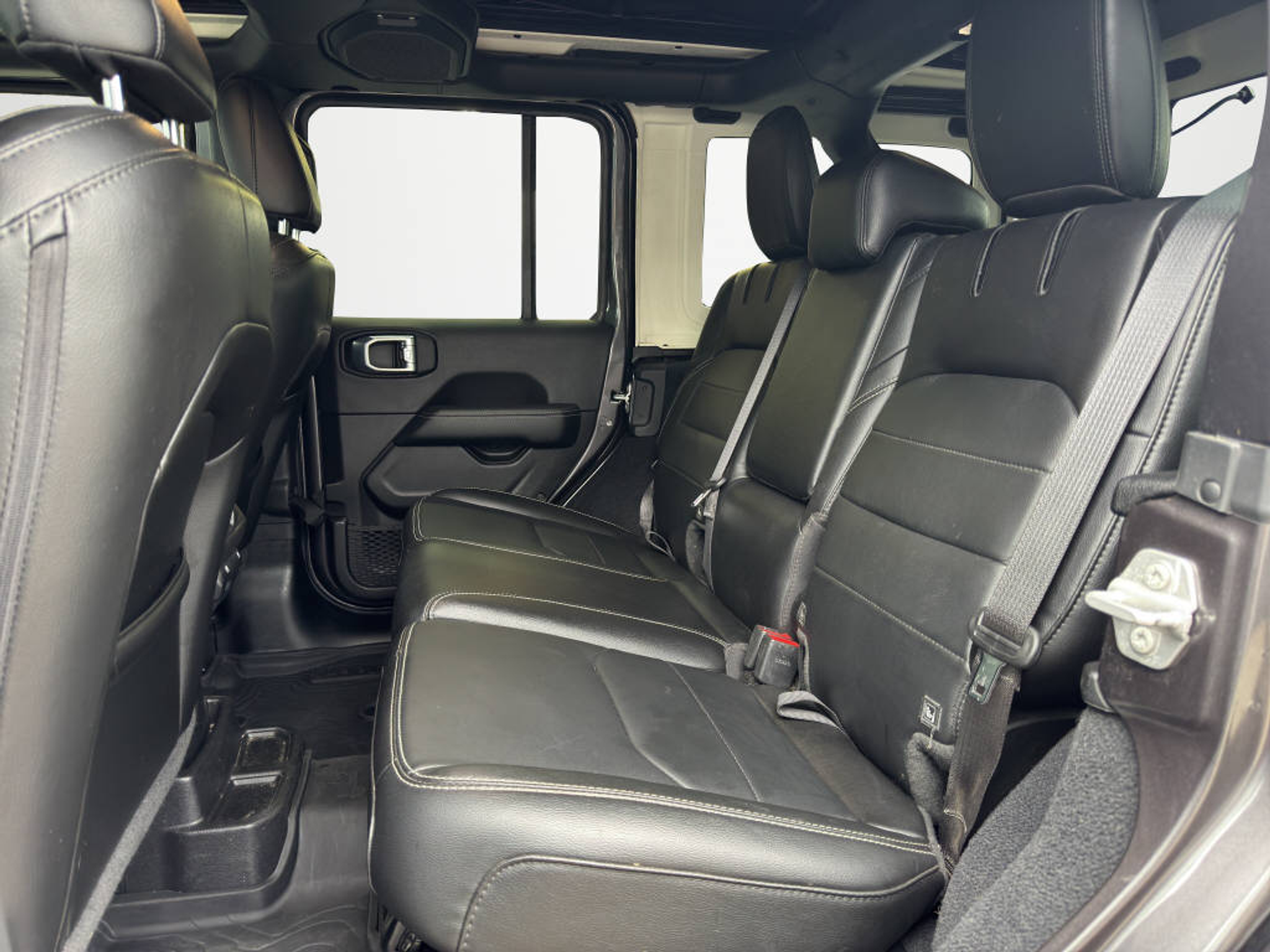 listing desktop thumbnail image 11