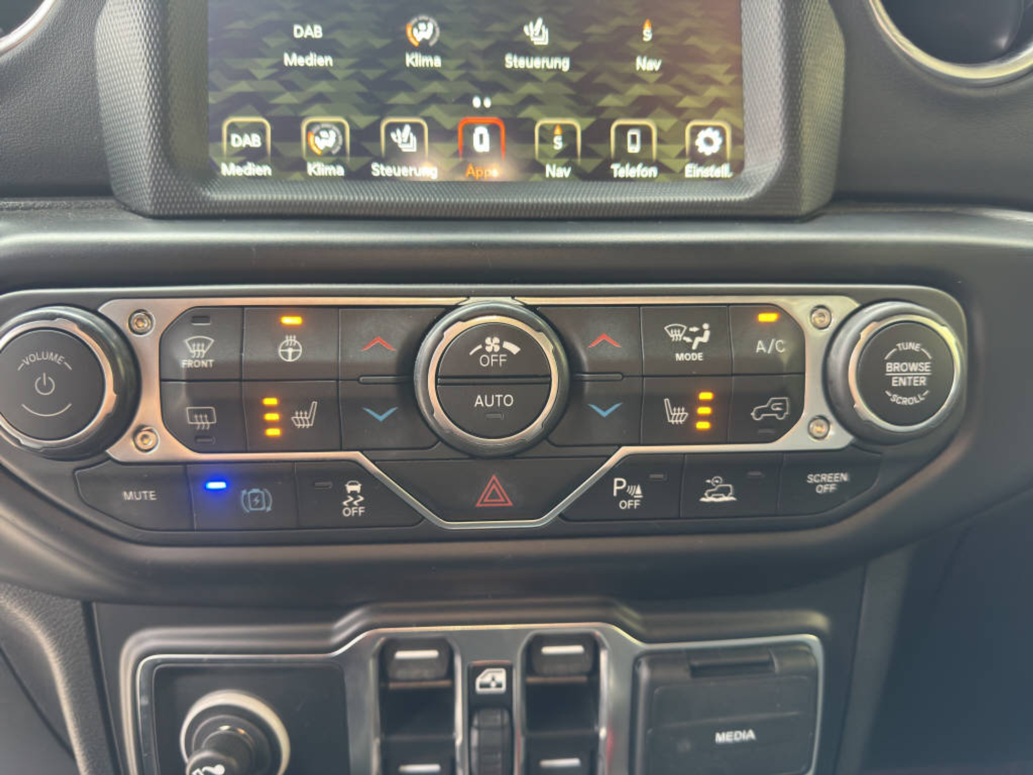 listing desktop thumbnail image 14